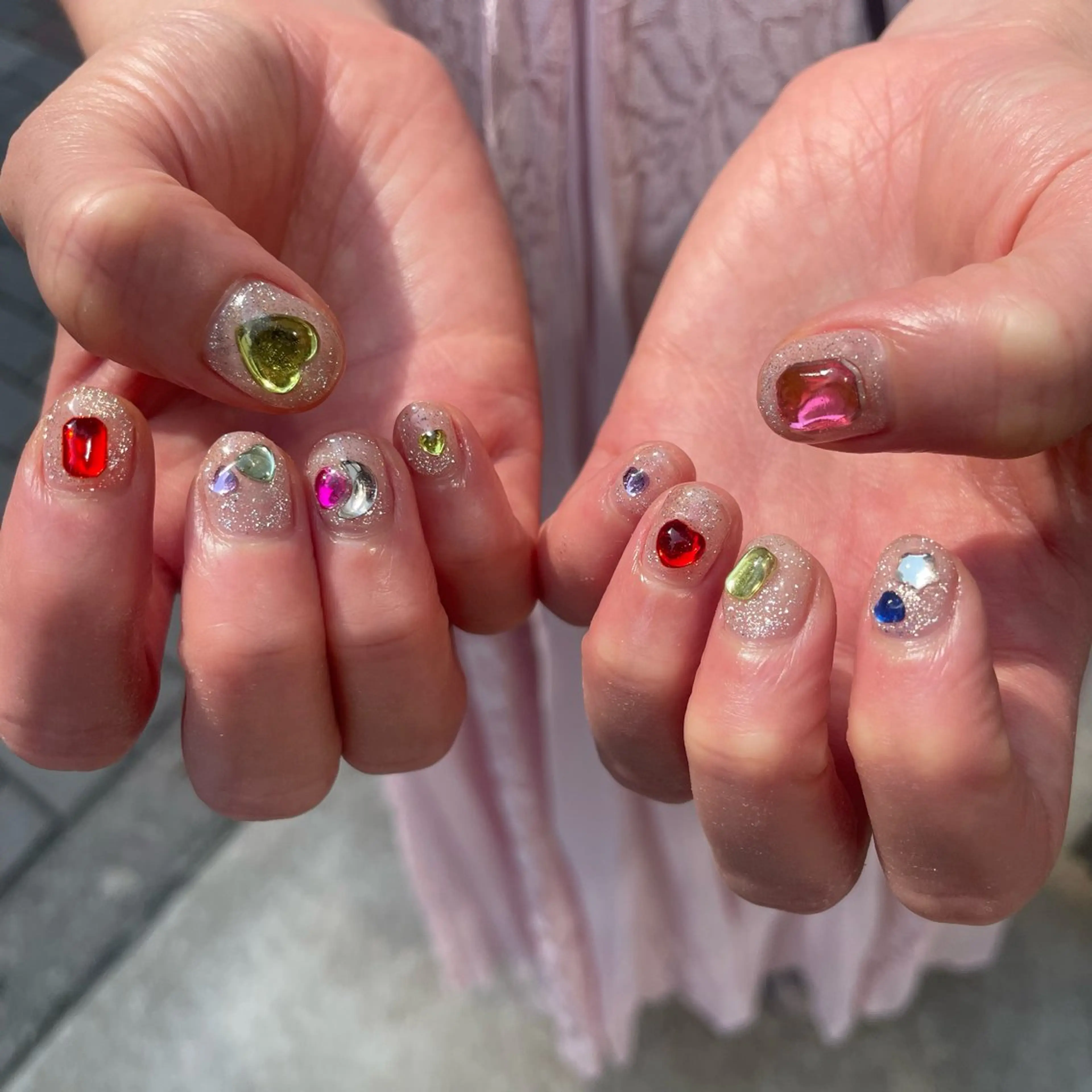 ネイル カジュアル キラキラネイル ニュアンスネイル ショートネイル 春ネイル ハンドネイル 八潮市ショートネイル 🌼AKANEのネイルデザイン