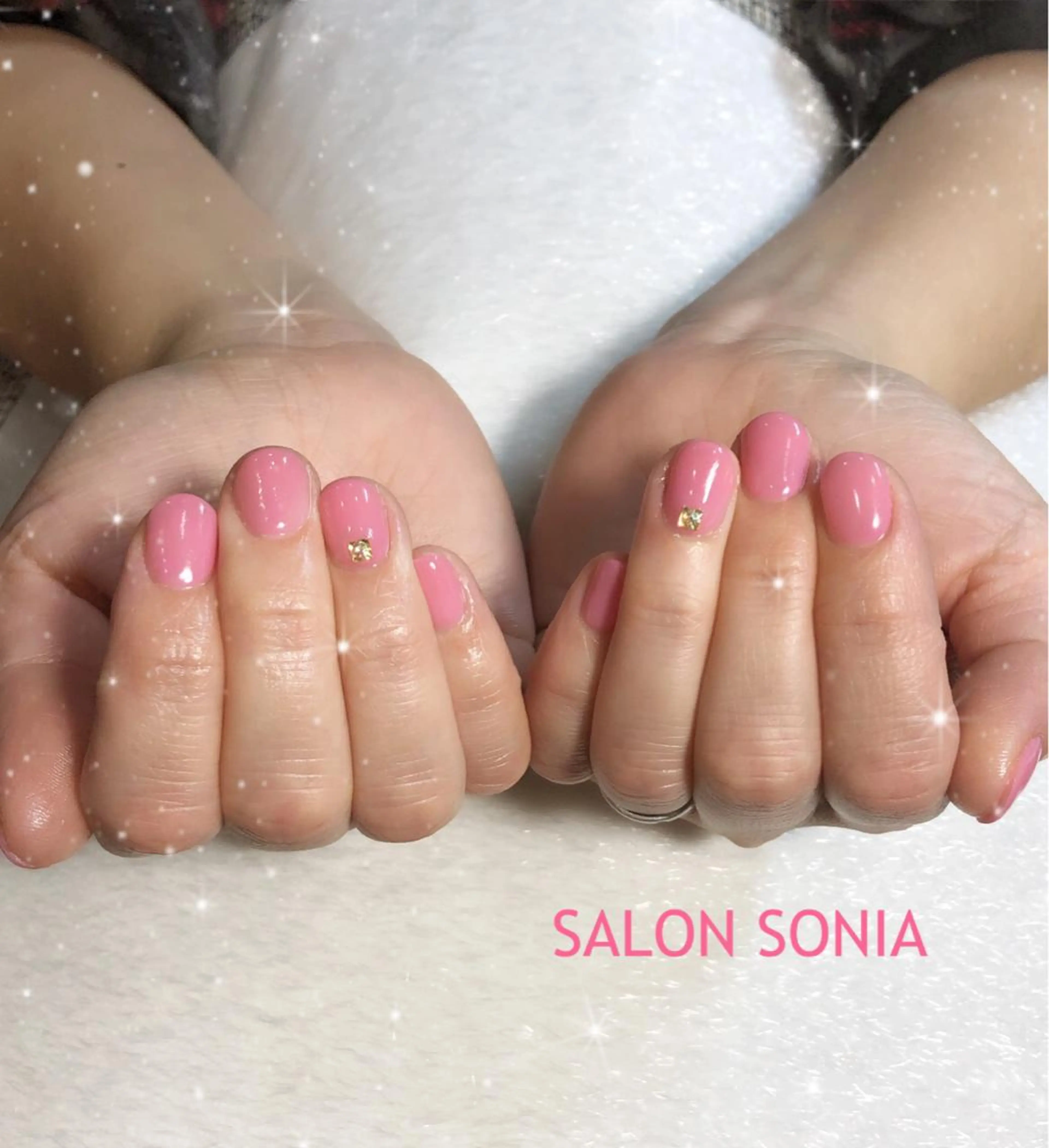 ネイル 小顔・毛穴・たるみ ネイル　似内真樹のエステ・リラクイメージ