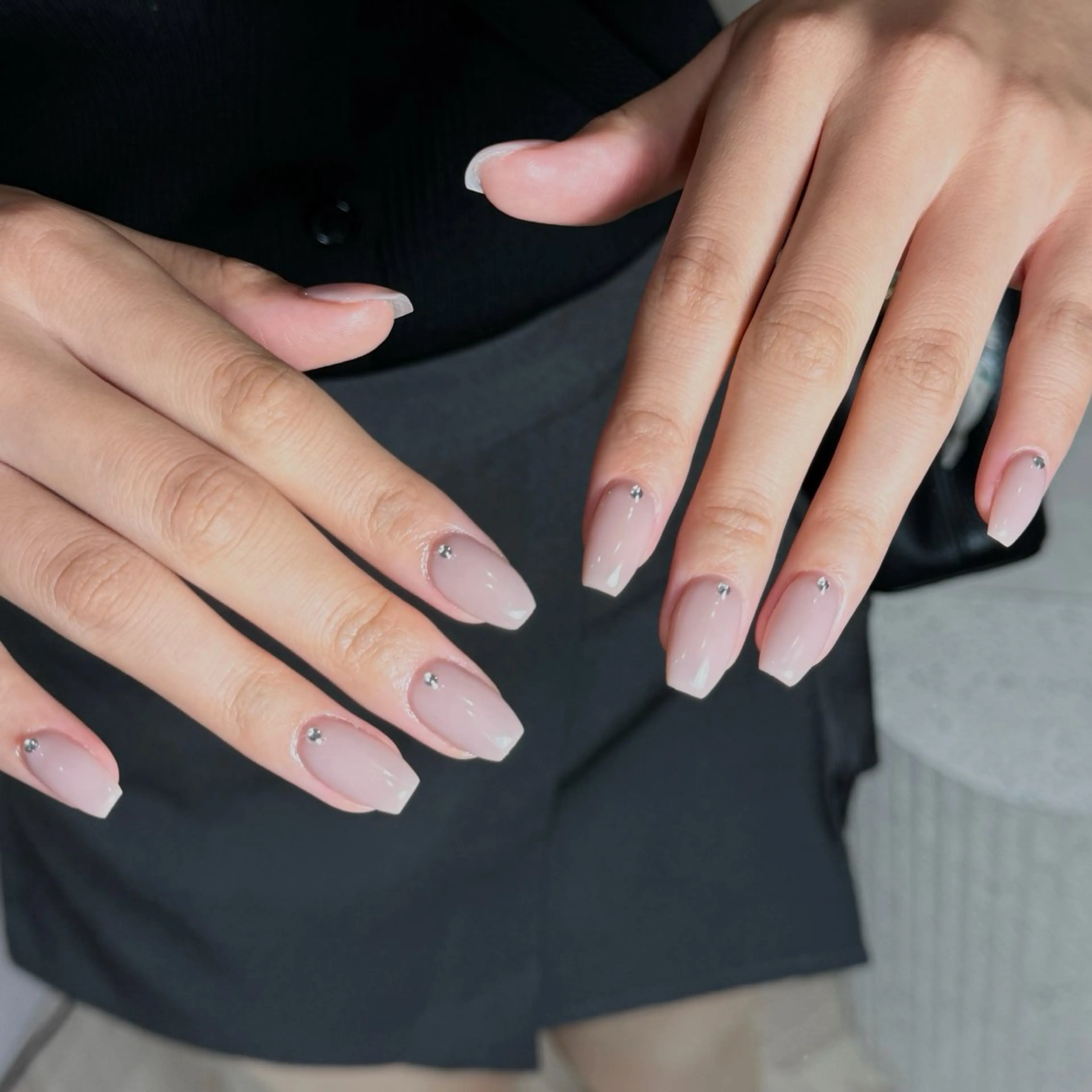 ネイル ストーンネイル ハンドネイル Tagi Nail 銀座店のネイルデザイン