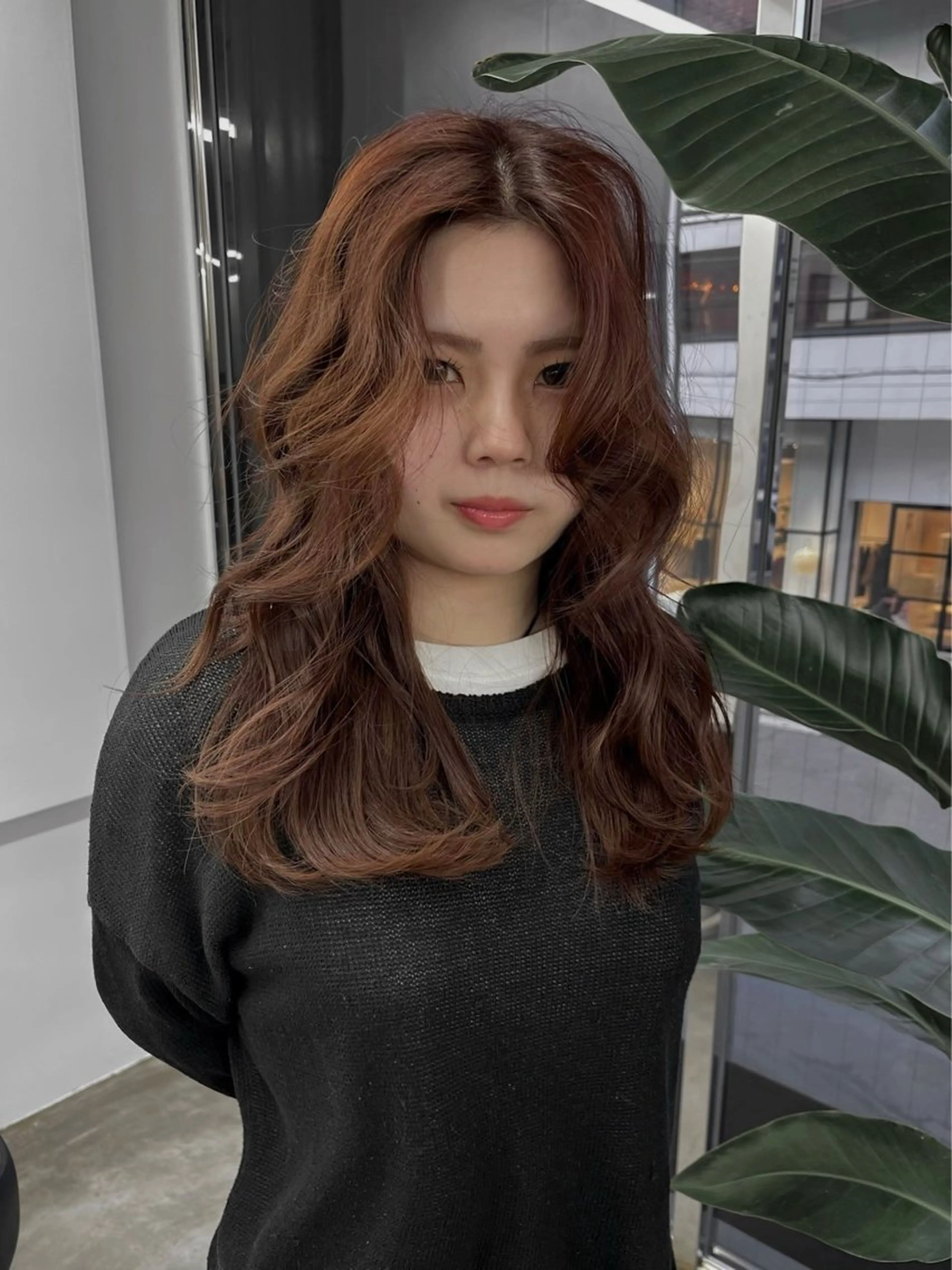 ミディアム 酒井 美里のヘアスタイル