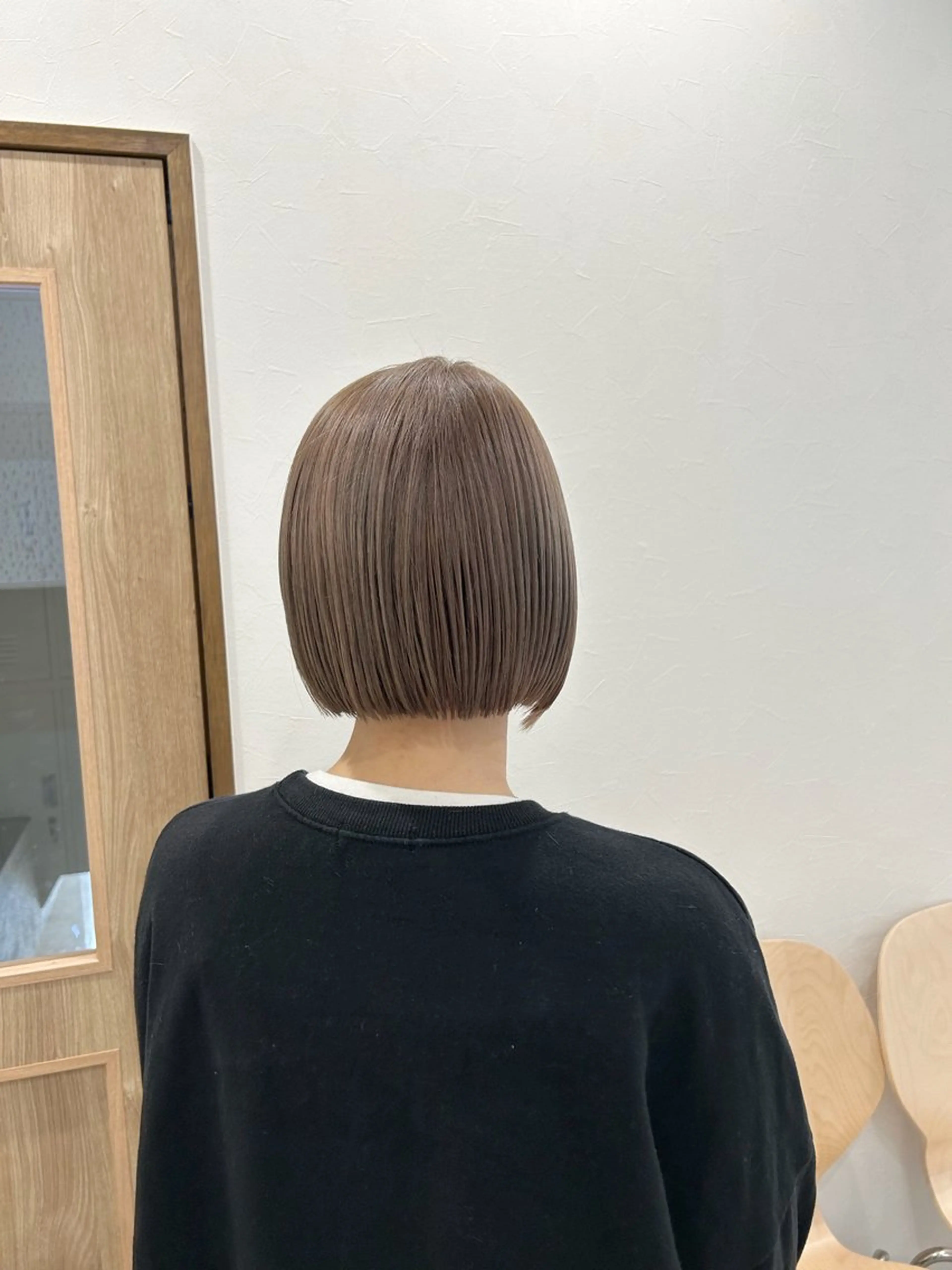 ショート カラー ダブルカラー グレージュ ミルクティーグレージュ カット ヘアカラー Radix所属・ボブ/ハイトーン 福生Radix 下田のヘアスタイル