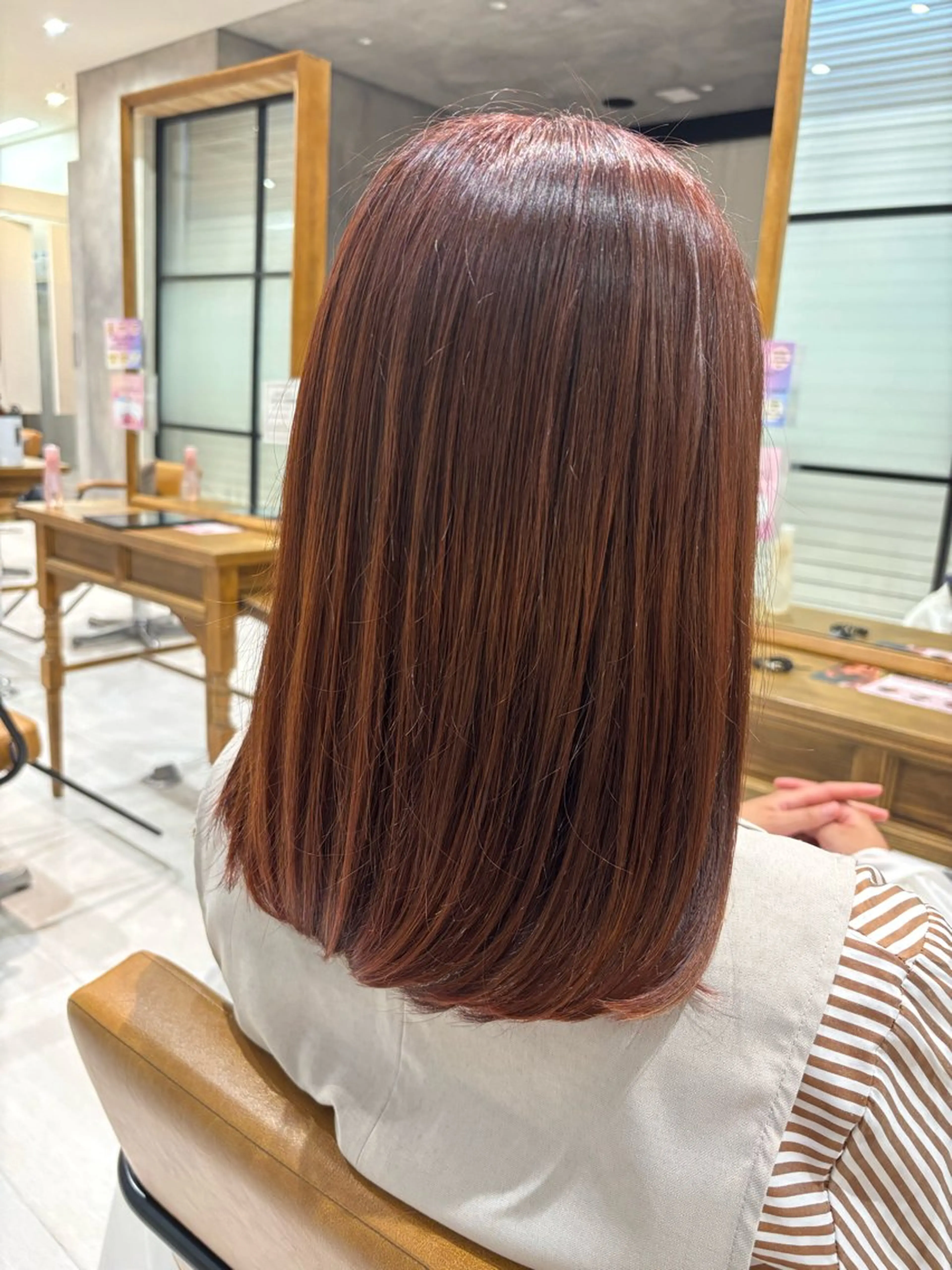セミロング カラー ピンクカラー ヘアカラー 西村 佳凜のヘアスタイル