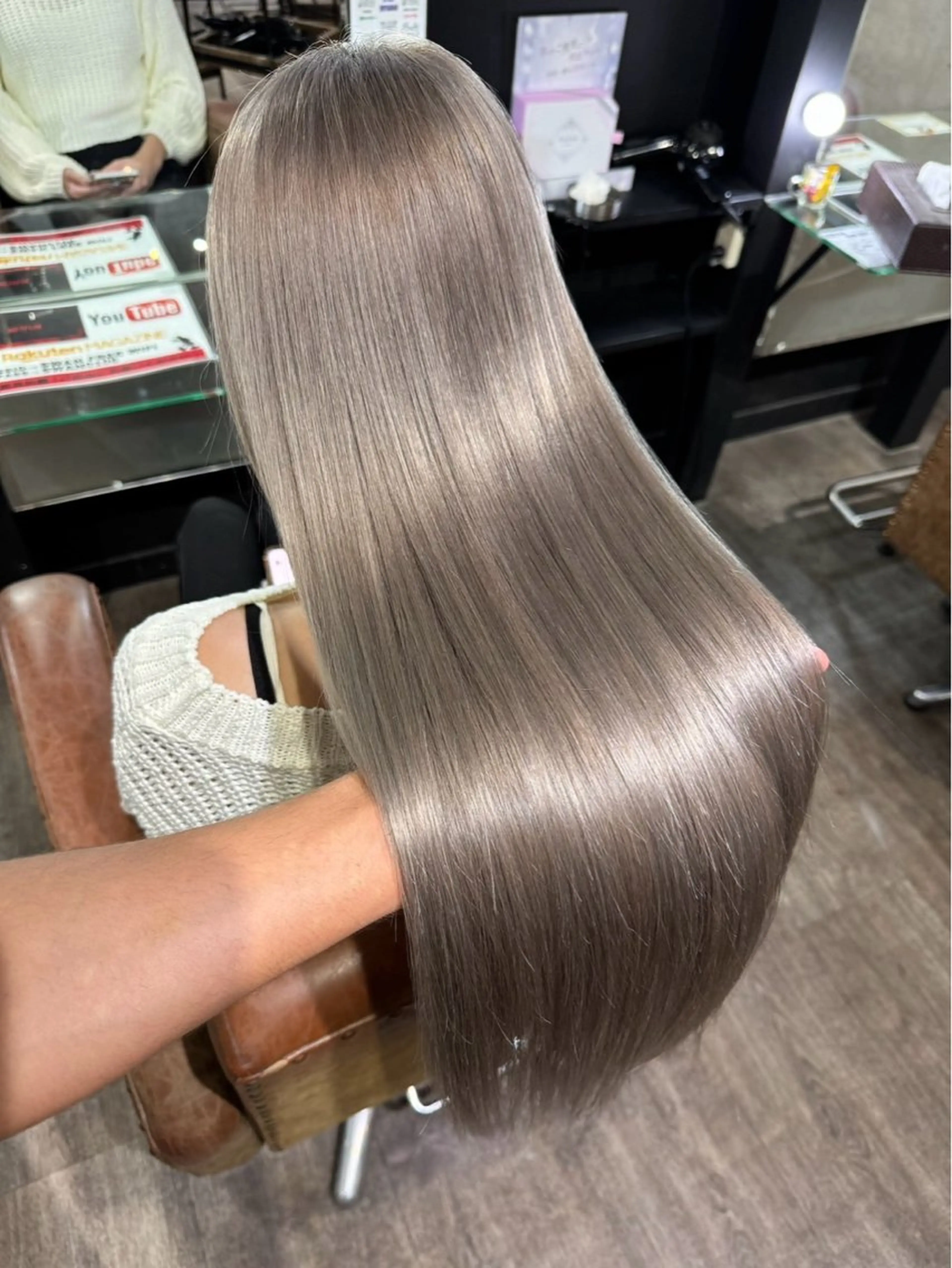 ロング カラー ダブルカラー 近藤 慧依のヘアスタイル