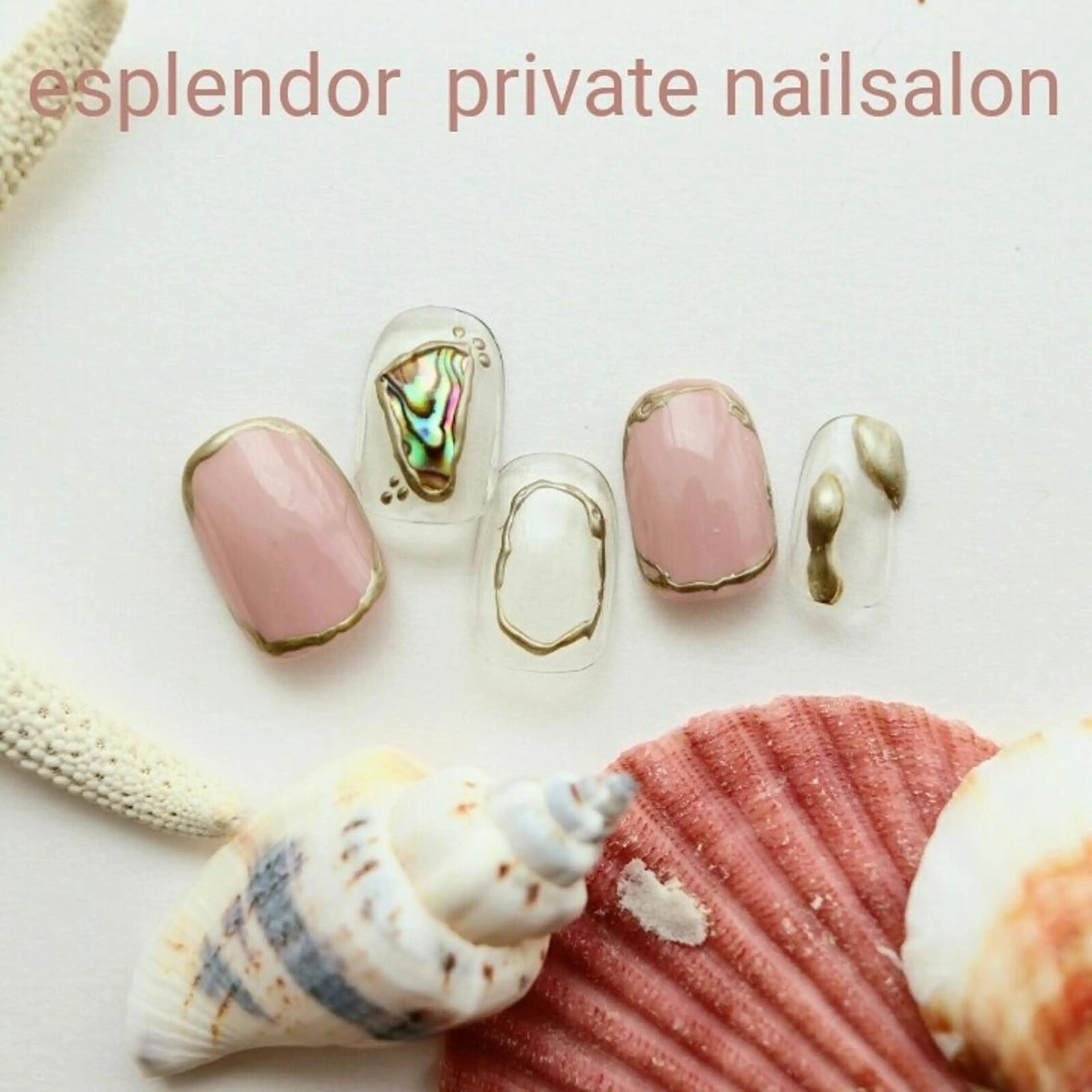 ネイル アートネイル ゴールド ニュアンスネイル esplendor  エスプレンドル所属・esplendor  小野寺のネイルデザイン