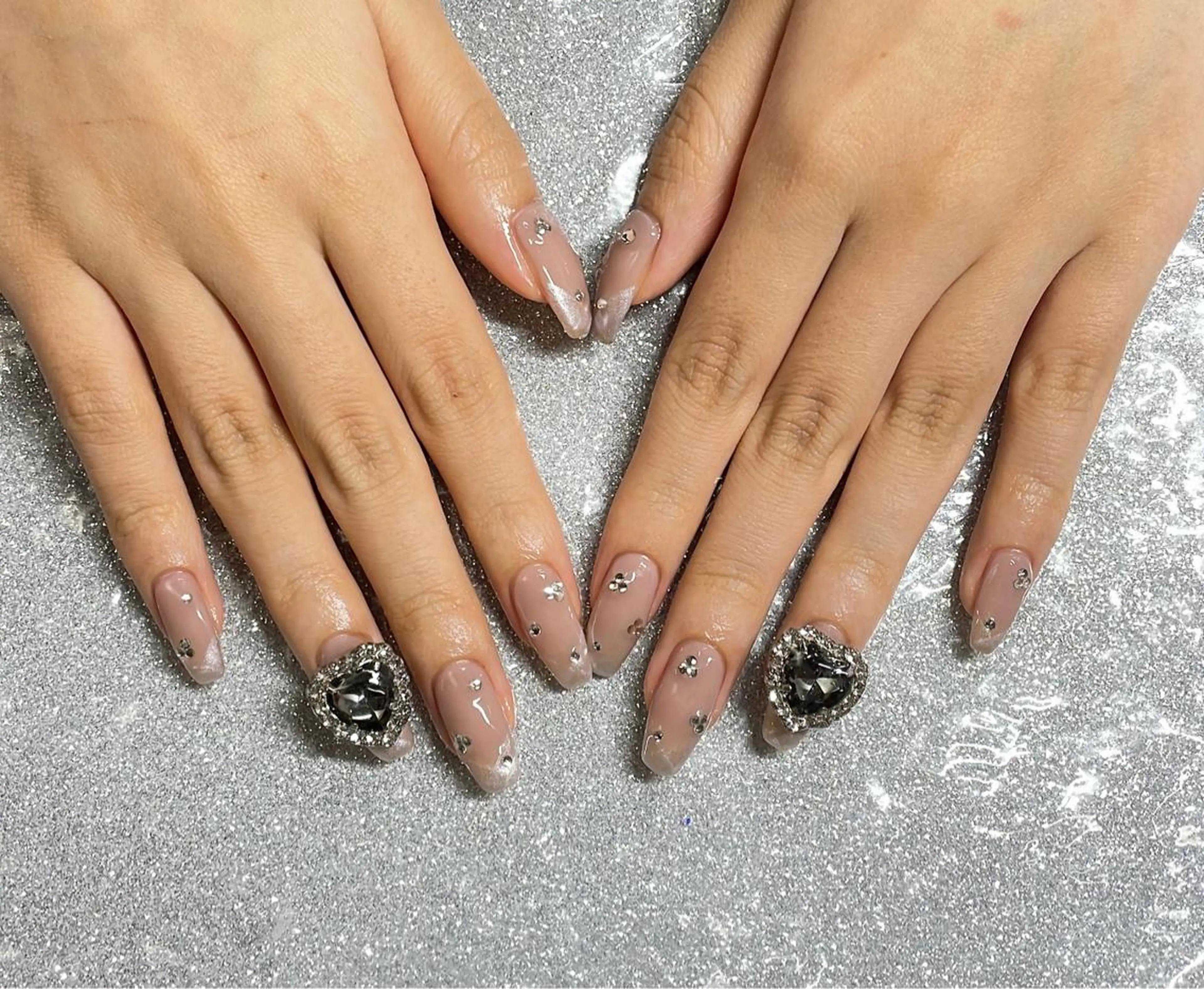 ネイル ハンドネイル VIERU 🌈🎀💖のネイルデザイン