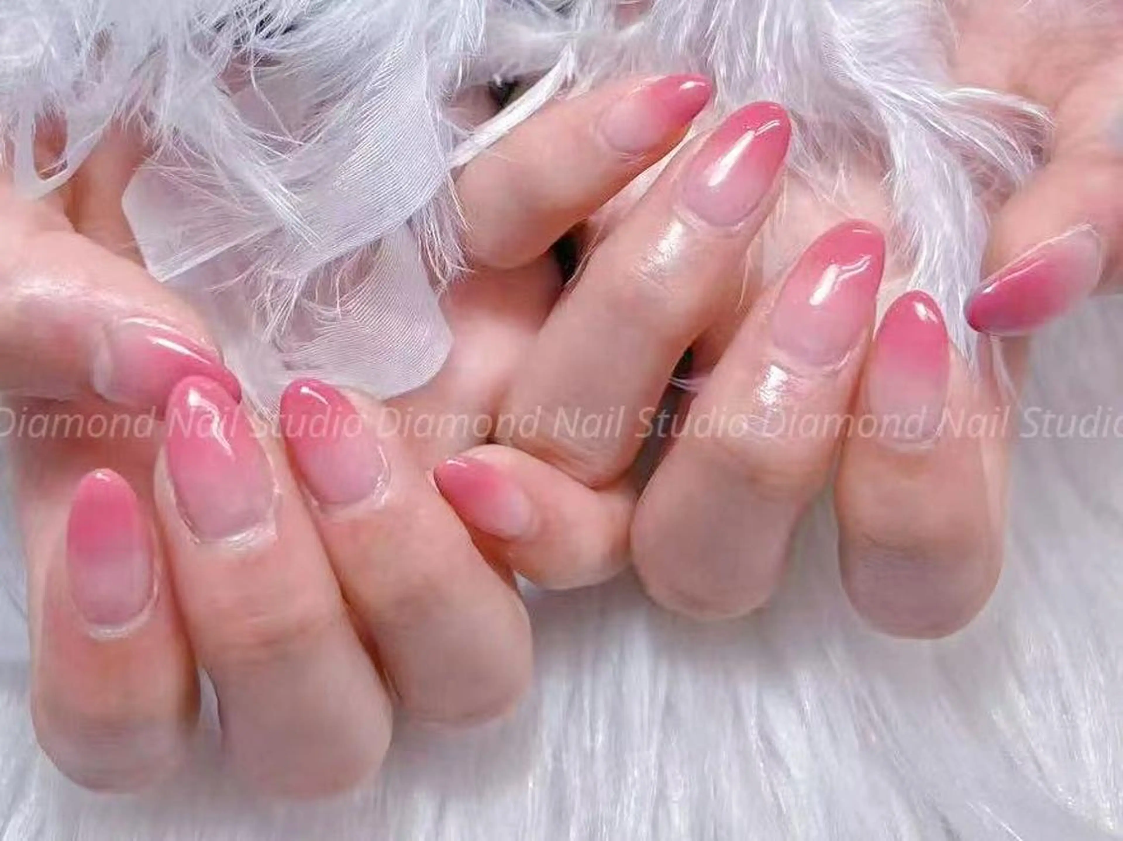 ネイル アートネイル オーロラネイル ガーリー キラキラネイル 韓国ネイル ハンドネイル ハンドケア Plenty 🚢のネイルデザイン