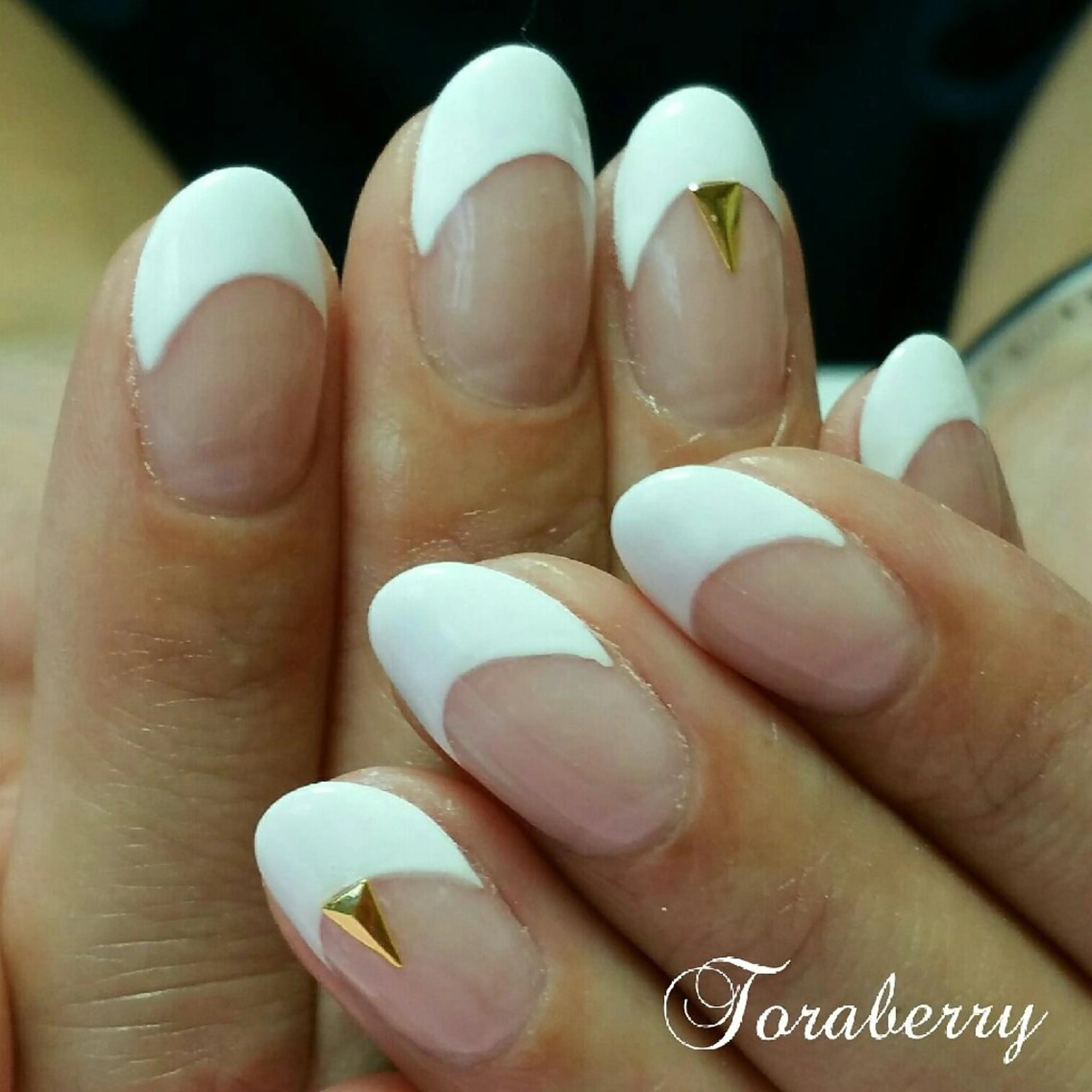 ネイル フレンチネイル ハンドネイル ネイリスト なつみのネイルデザイン