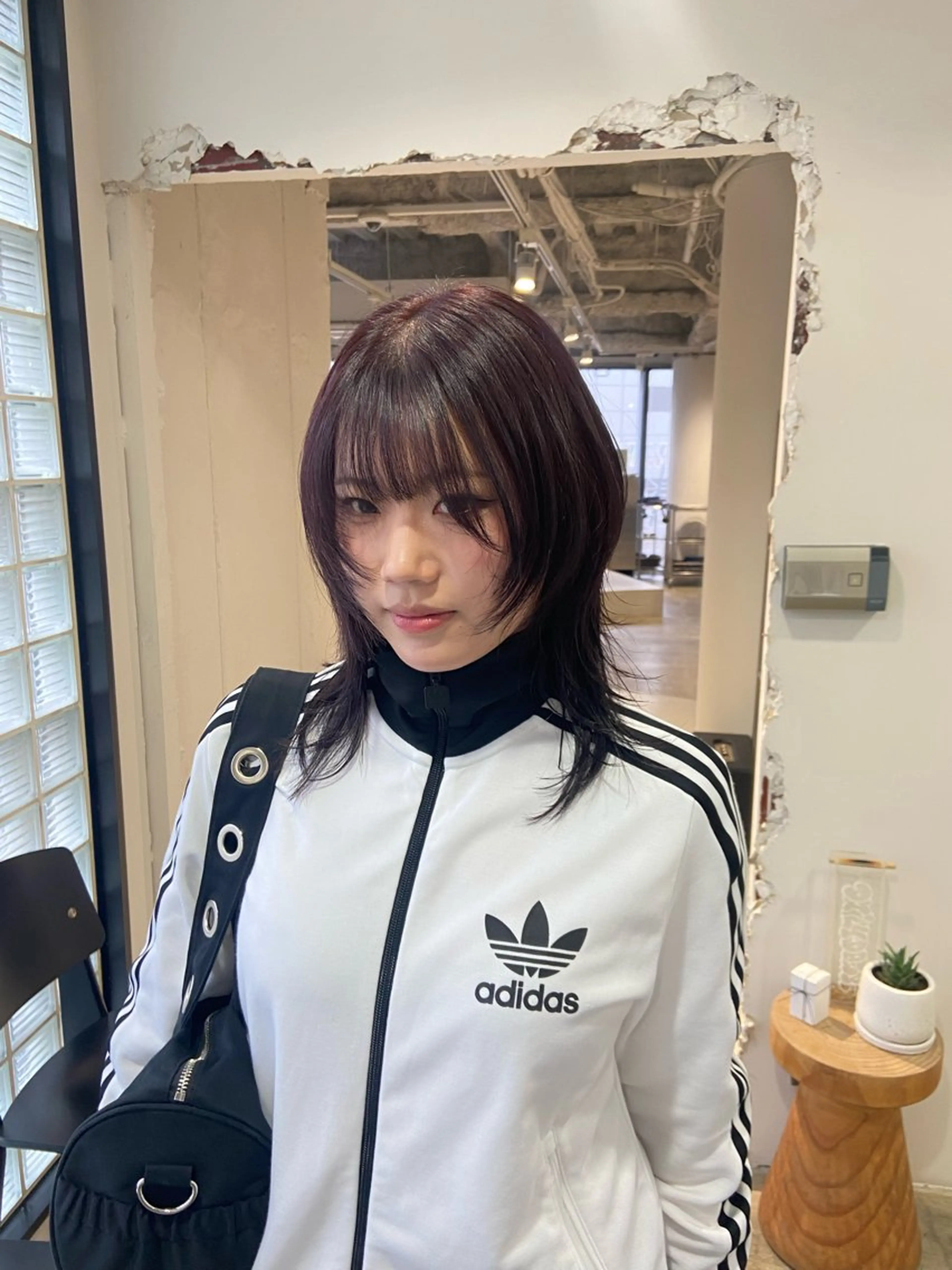 セミロング パープルカラー ウルフカット カット ヘアカラー Shion/ レイヤー/髪質改善のヘアスタイル