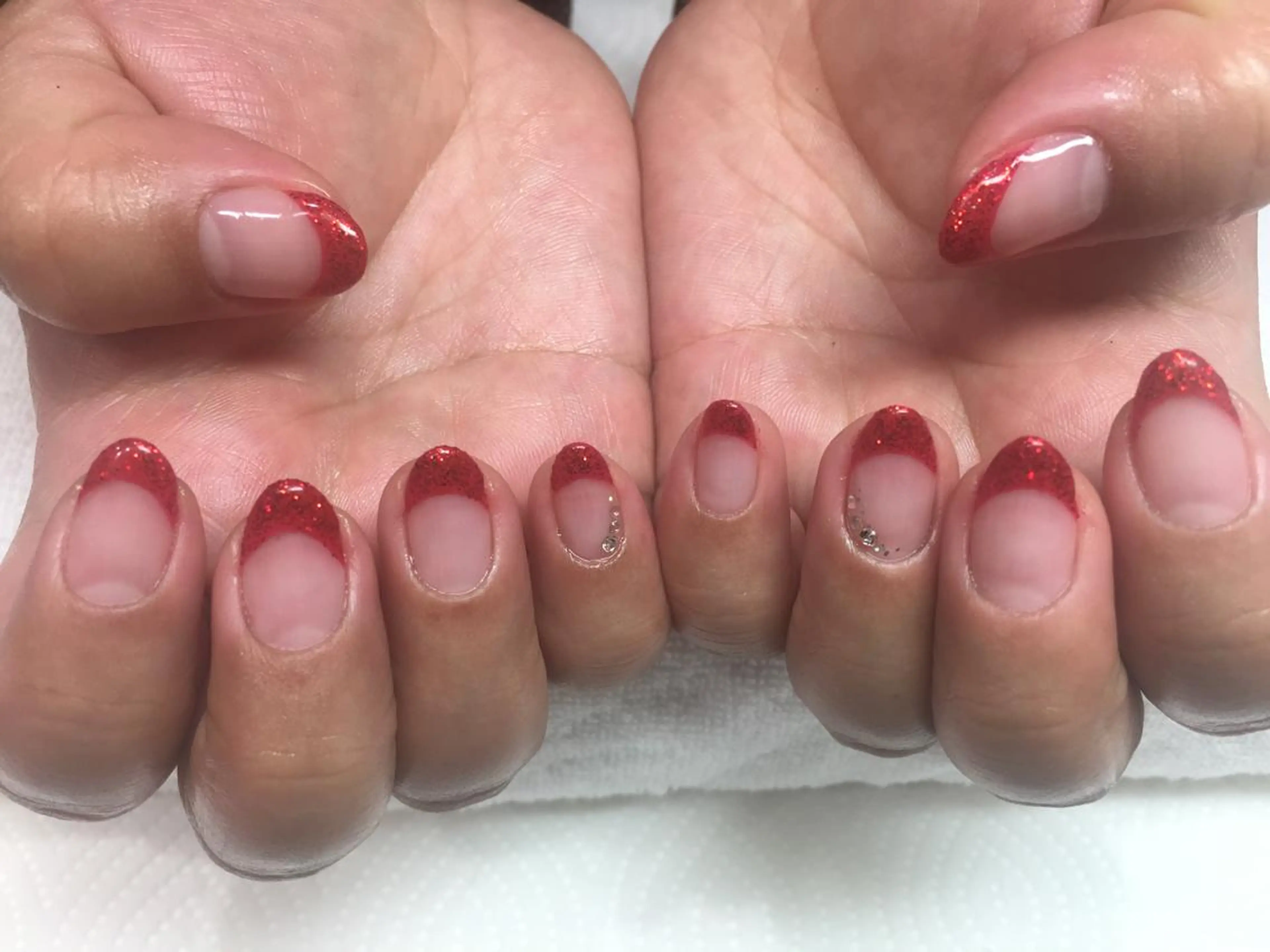 ネイル フレンチネイル キラキラネイル 赤色 下重 舞のネイルデザイン