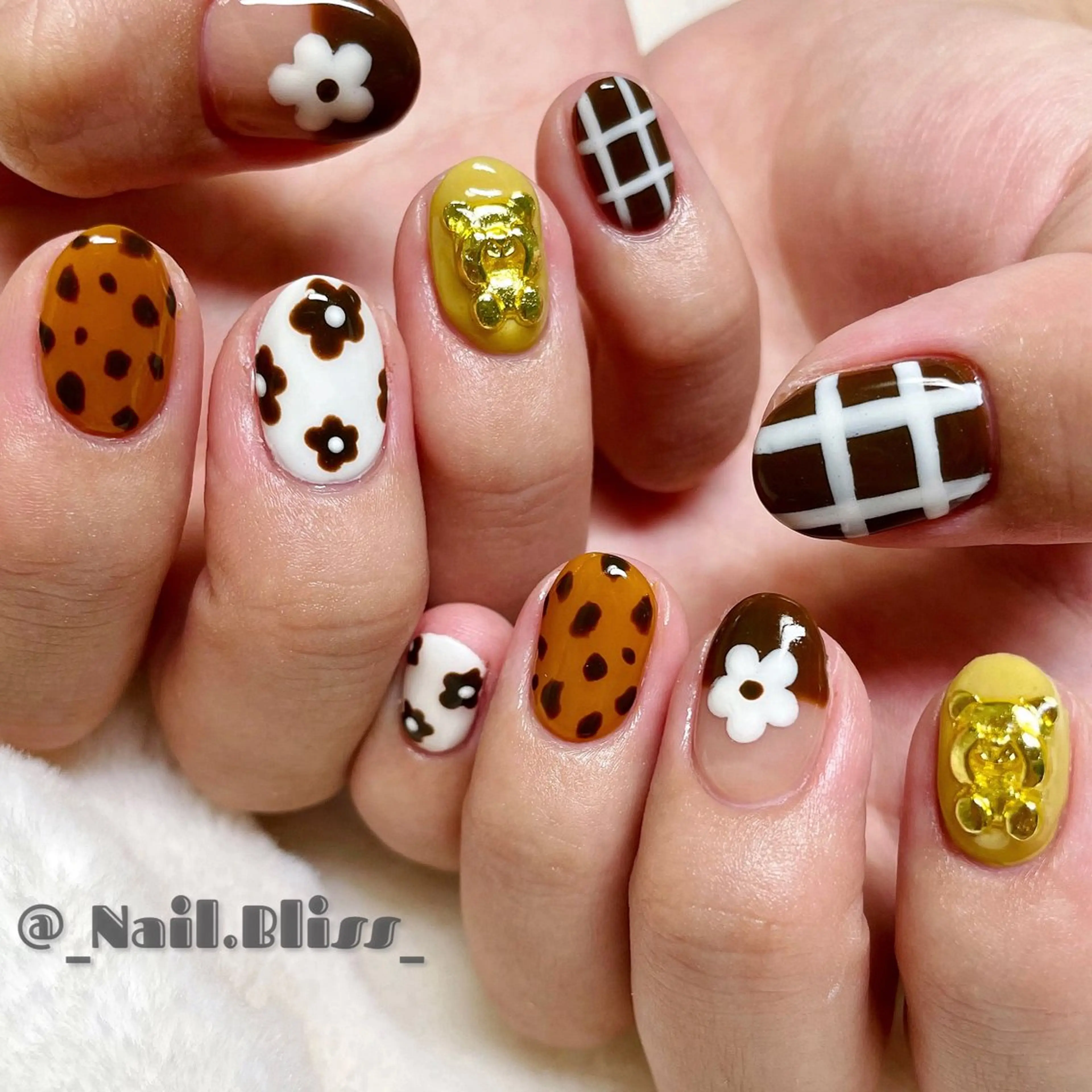 ネイル 持ち込み ハンドネイル NAIL BLISSのネイルデザイン