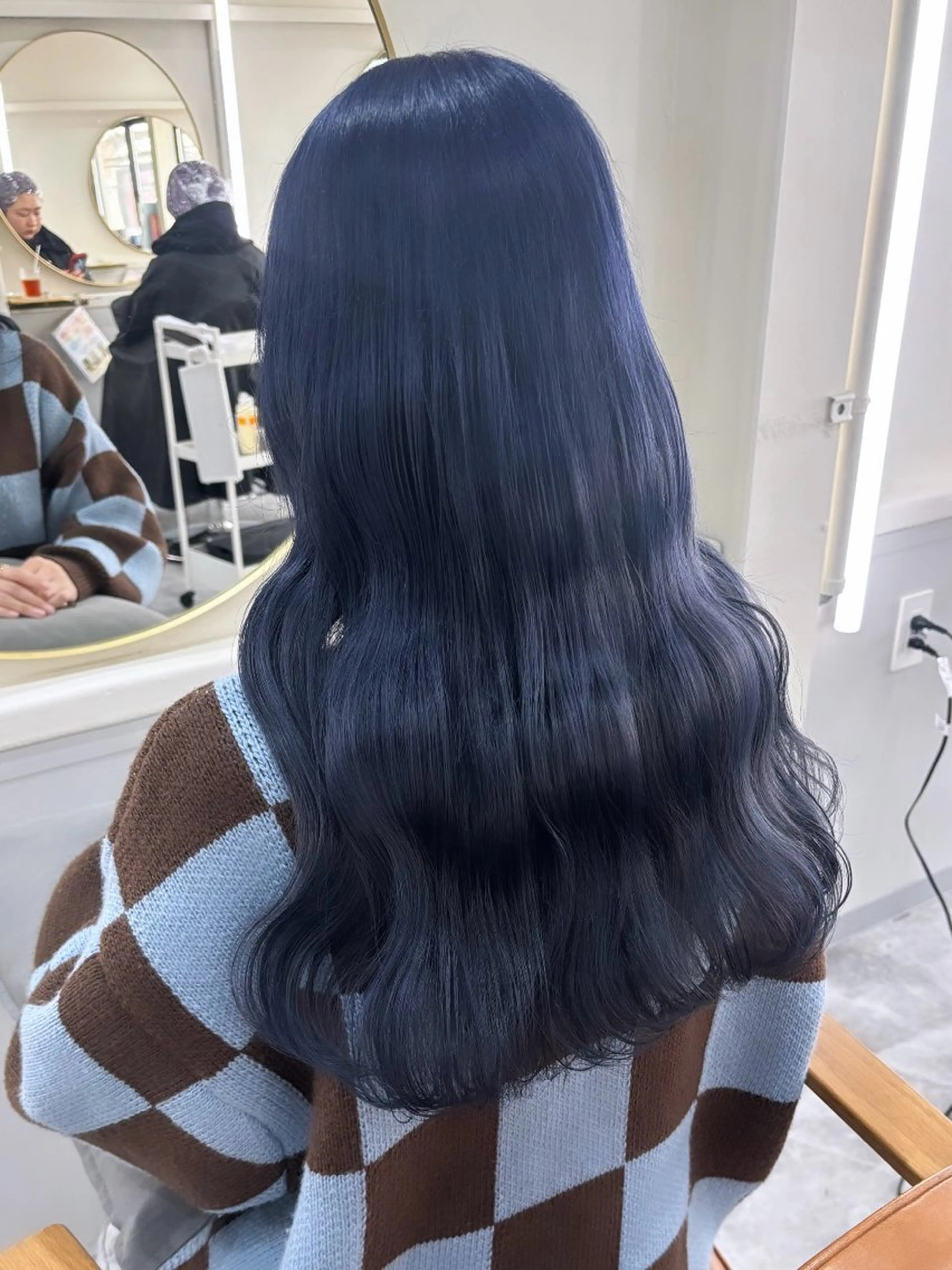 ロング カラー ブリーチ ブルーカラー ネイビーカラー カット ヘアカラー 暖色カラー✨️ 門内 梨真のヘアスタイル