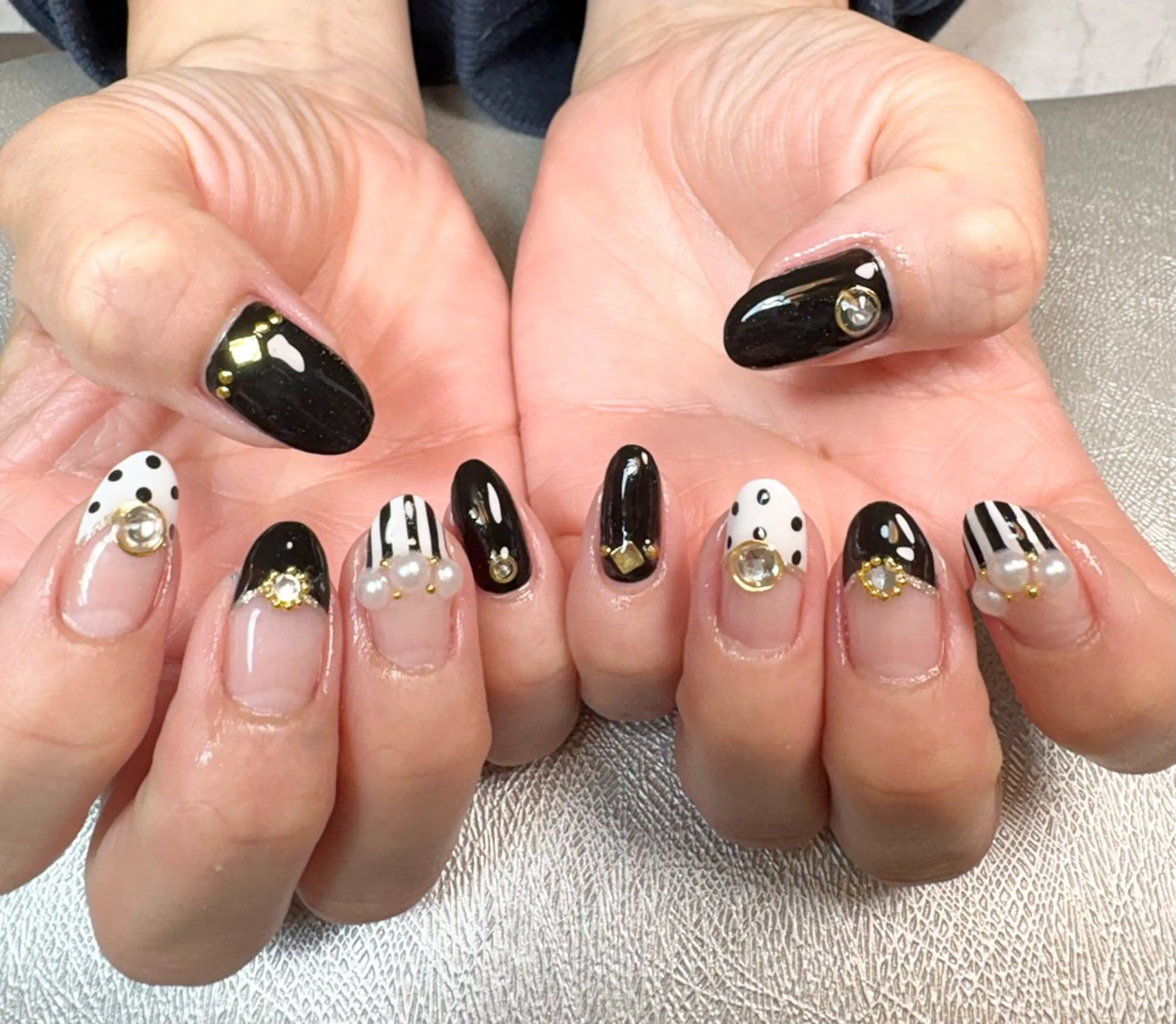 ネイル ドット フレンチネイル ハンドネイル ✨韓国✨nail salonLumieのネイルデザイン