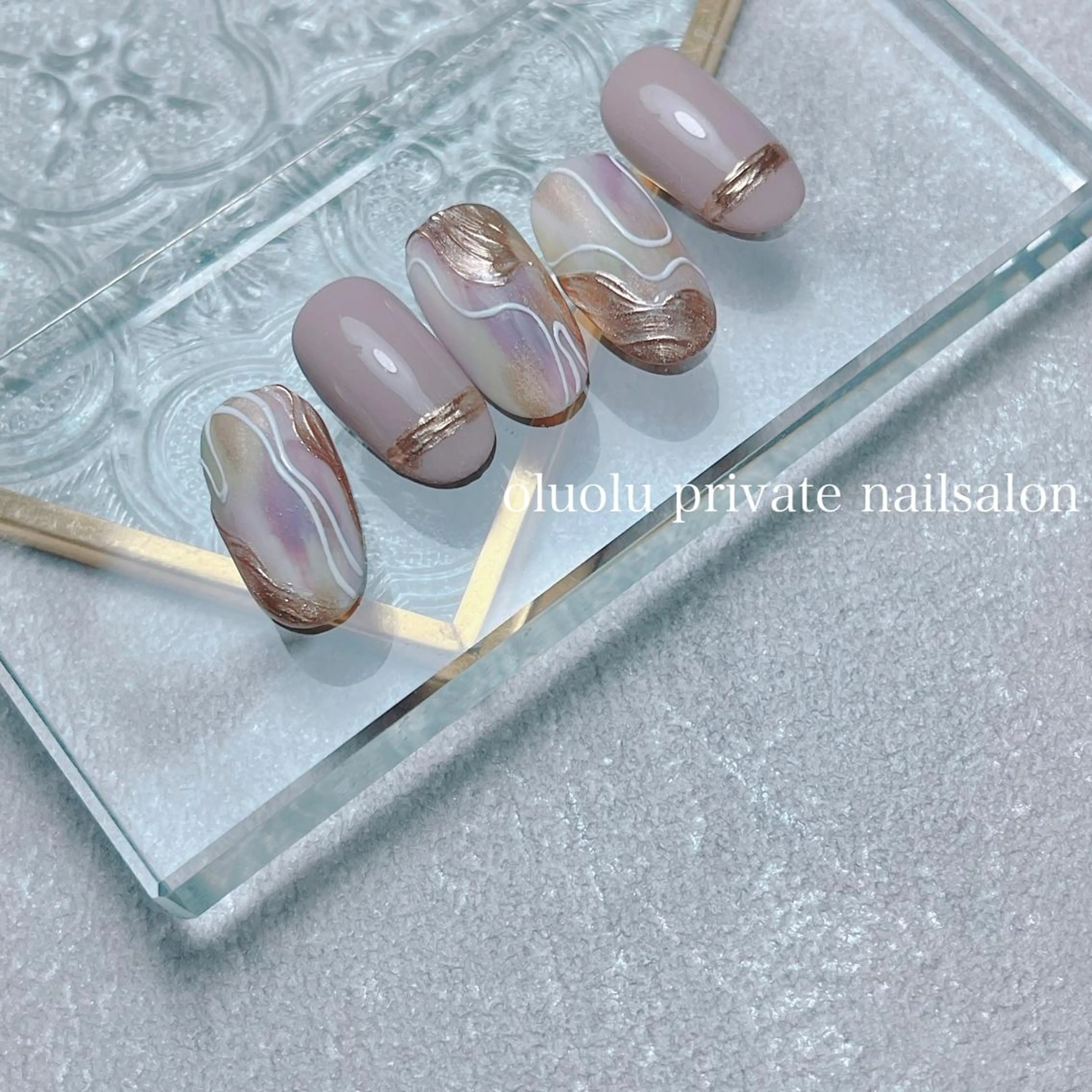 ネイル アートネイル ミラーネイル ニュアンスネイル ハンドネイル 大村 紬華のネイルデザイン