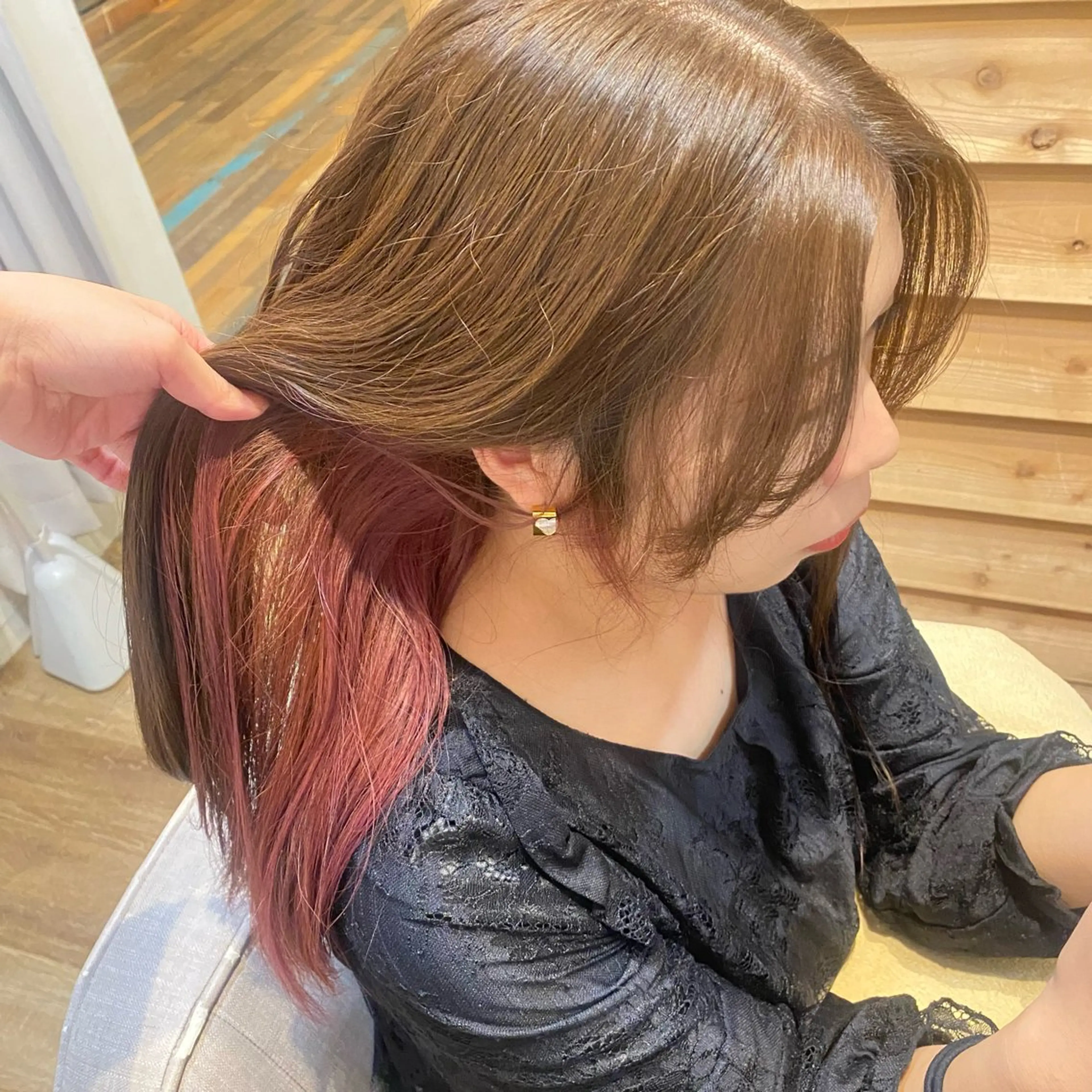 カラー ブリーチ 宮本 紗阿弥のヘアスタイル