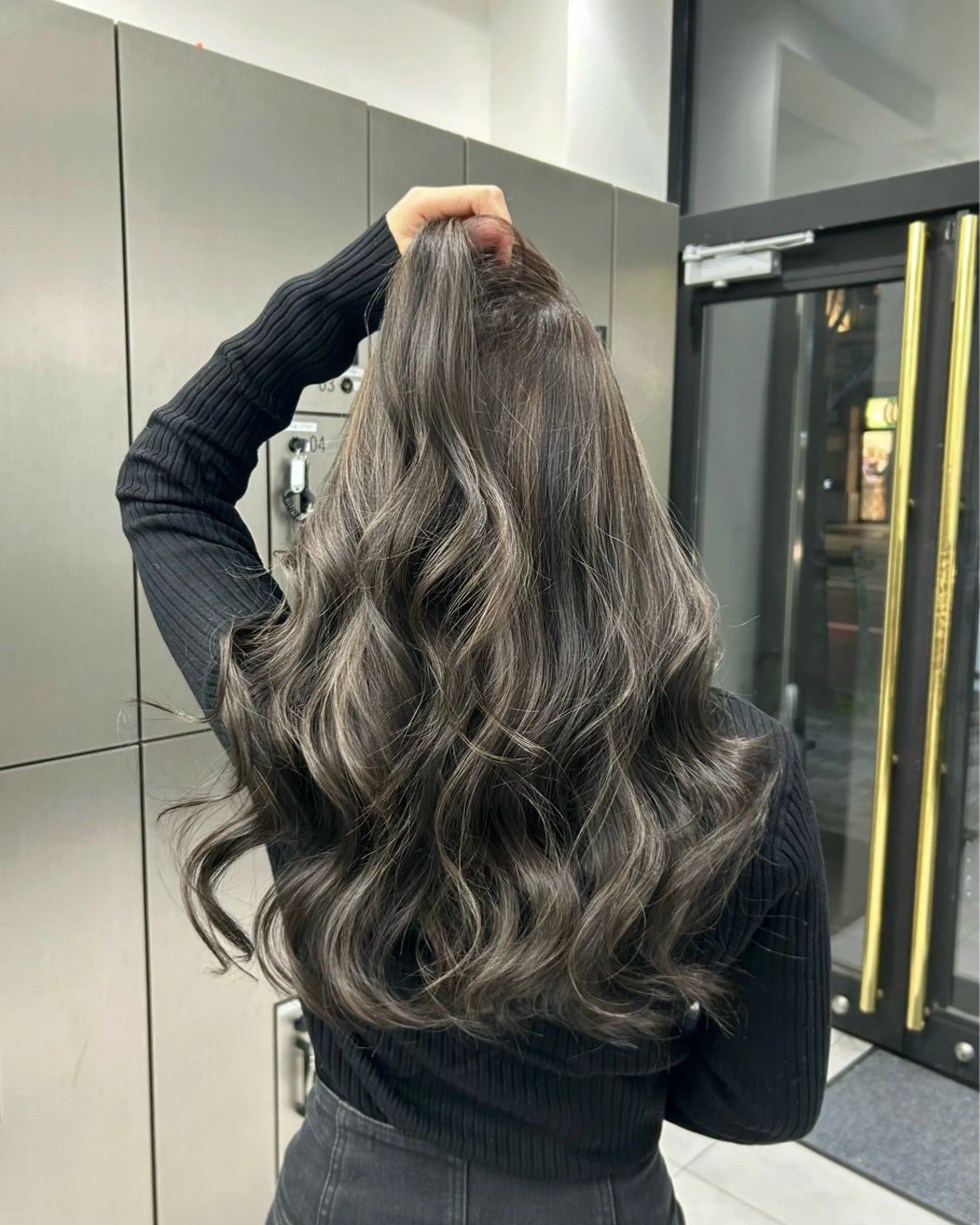 ロング ハイライト ヘアカラー トリートメント 大人レイヤー/艶美髪 🇺🇸TOMONAのヘアスタイル