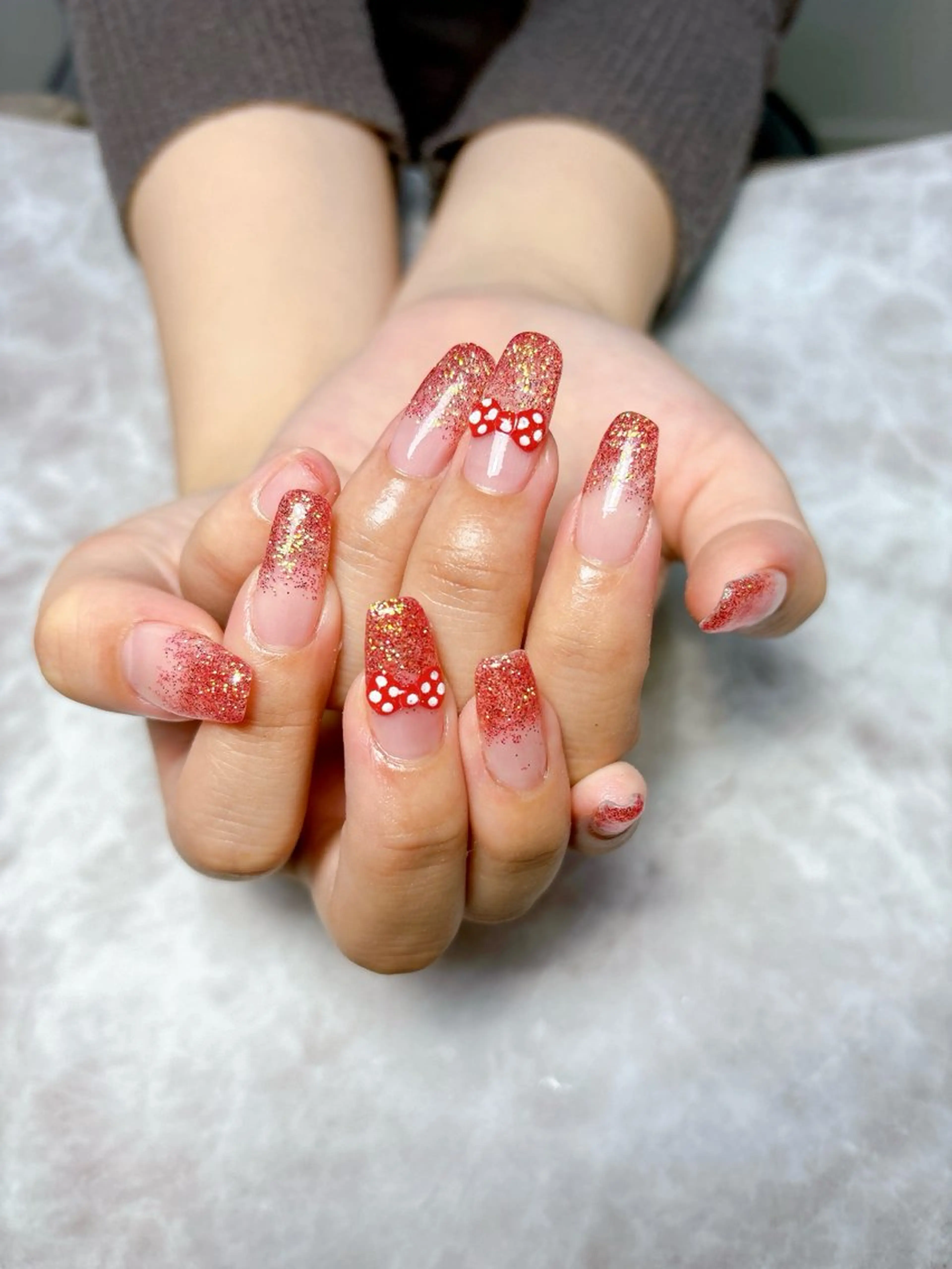 ネイル アートネイル クリアネイル 長さ出し ラメ(グリッター) ラメグラデーション ハンドネイル ジェシー ネイルのネイルデザイン