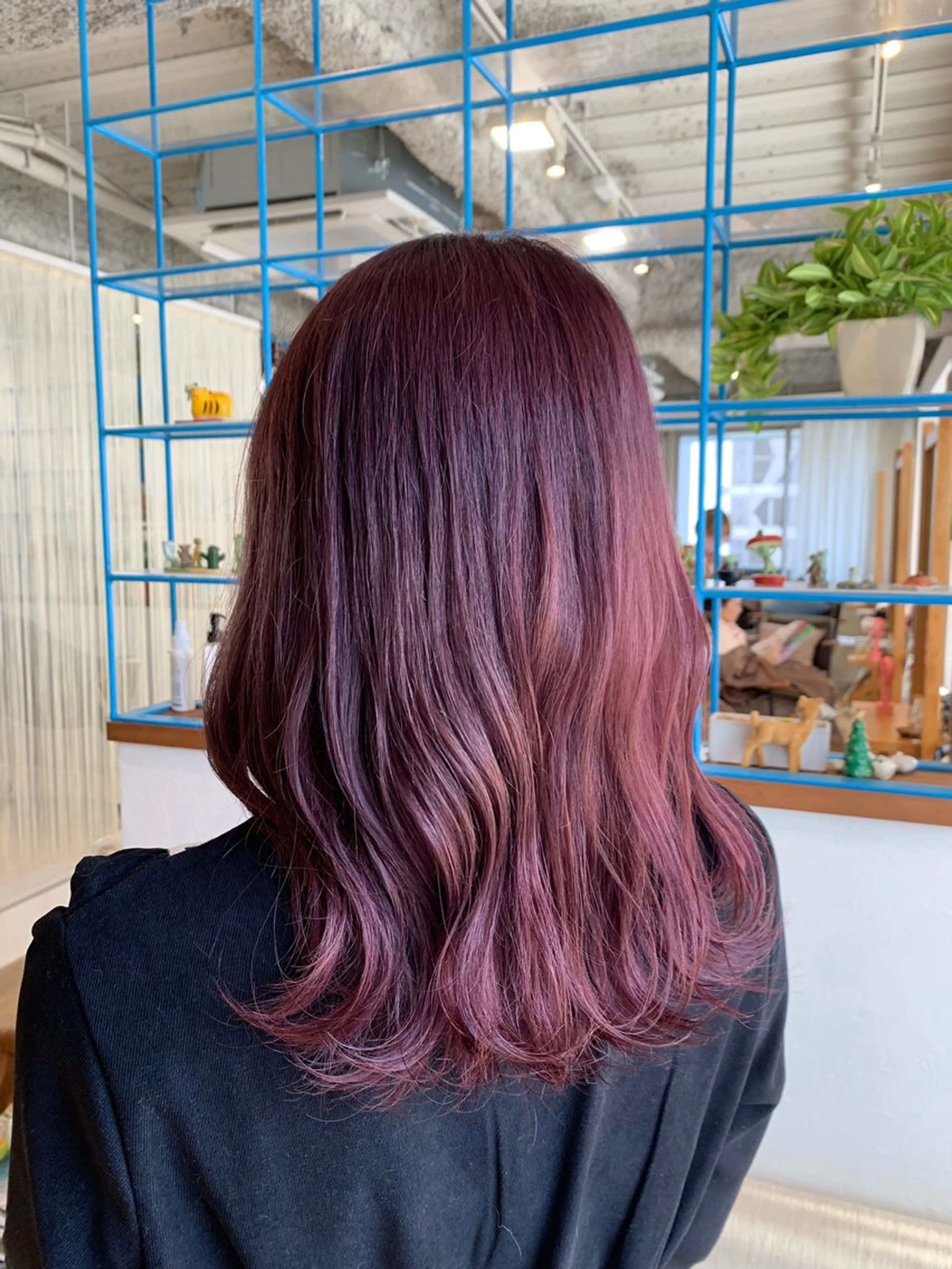 ミディアム 山中 かりんのヘアスタイル