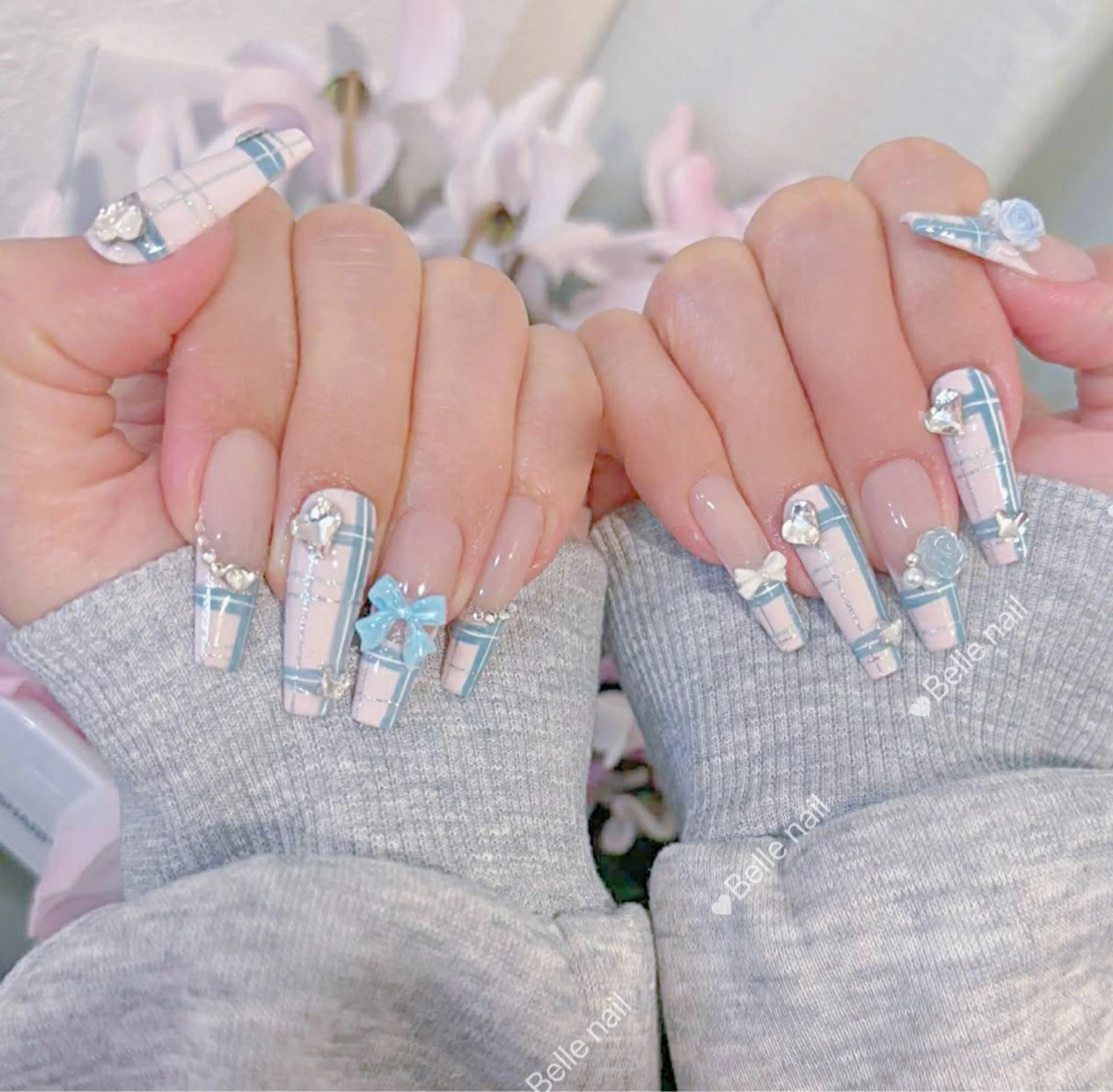 ネイル アートネイル 長さ出し フレンチネイル ジェルネイル キラキラネイル Belle Nail Salonのネイルデザイン