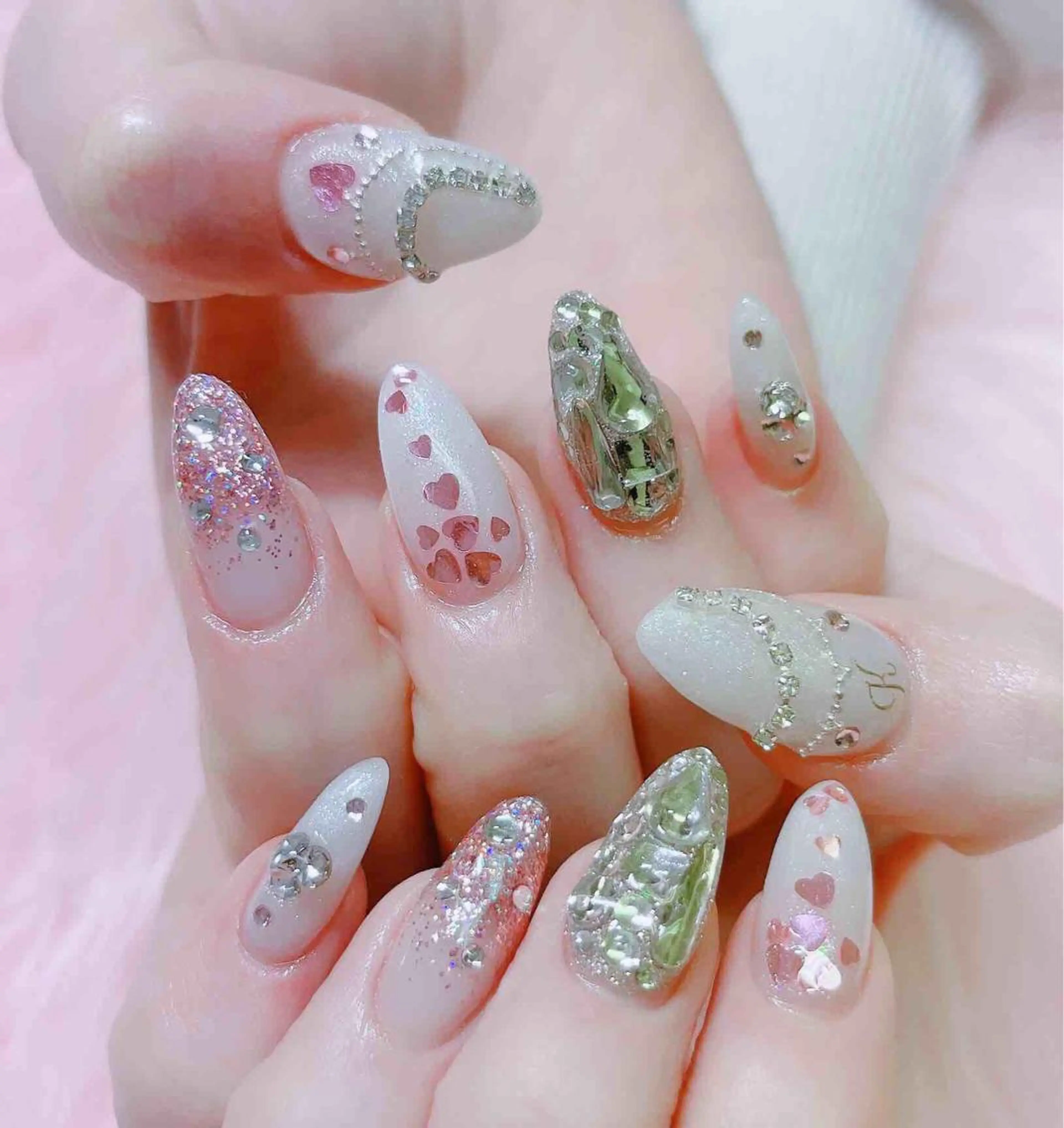 ネイル ハンドネイル MoonNail ユリ🌸のネイルデザイン