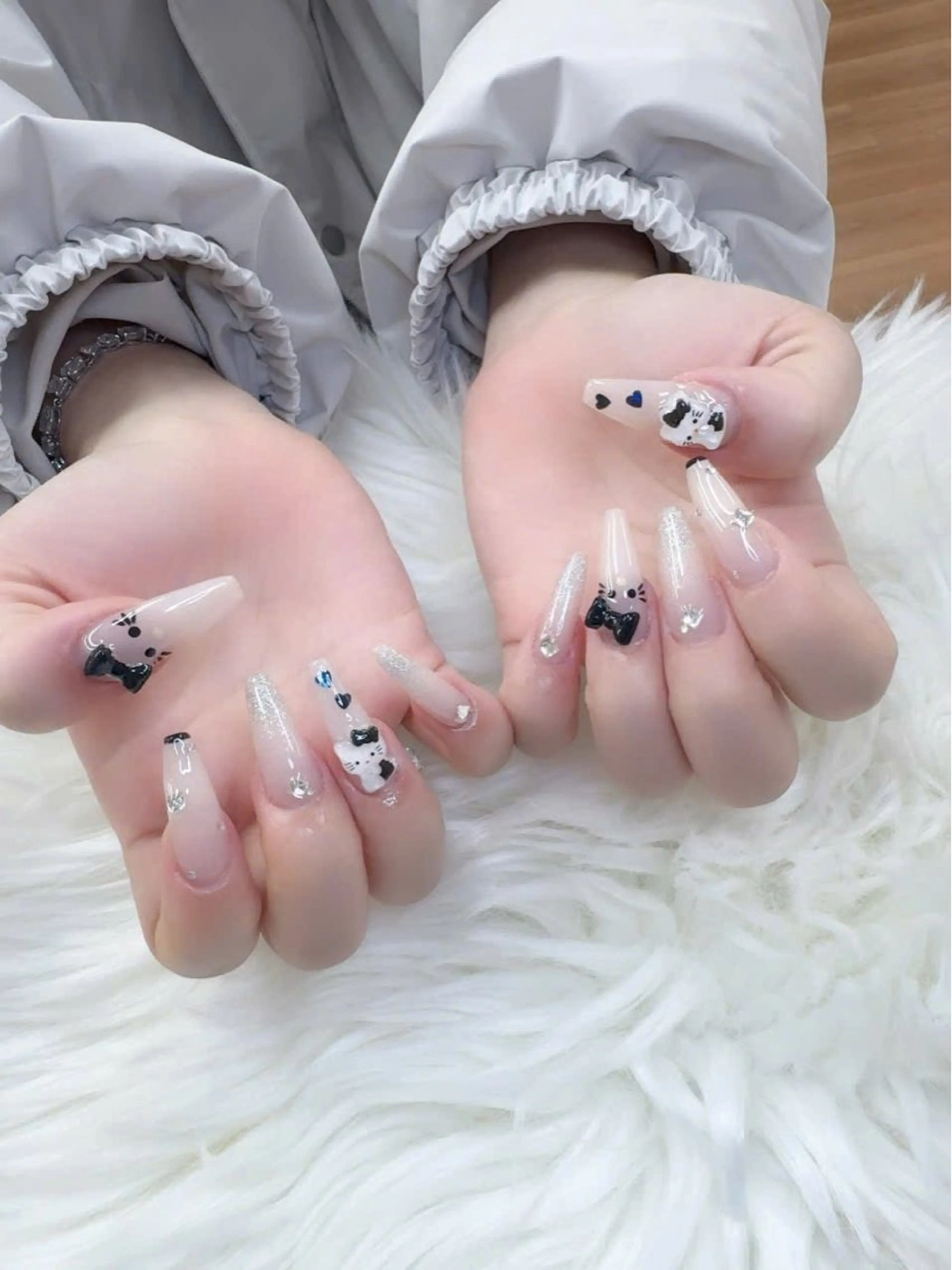 ネイル 桜ネイル フレンチネイル グラデーション 韓国ネイル マグネットネイル ハンドネイル ハンドケア Hara Nail 【パラジェル使用】のネイルデザイン