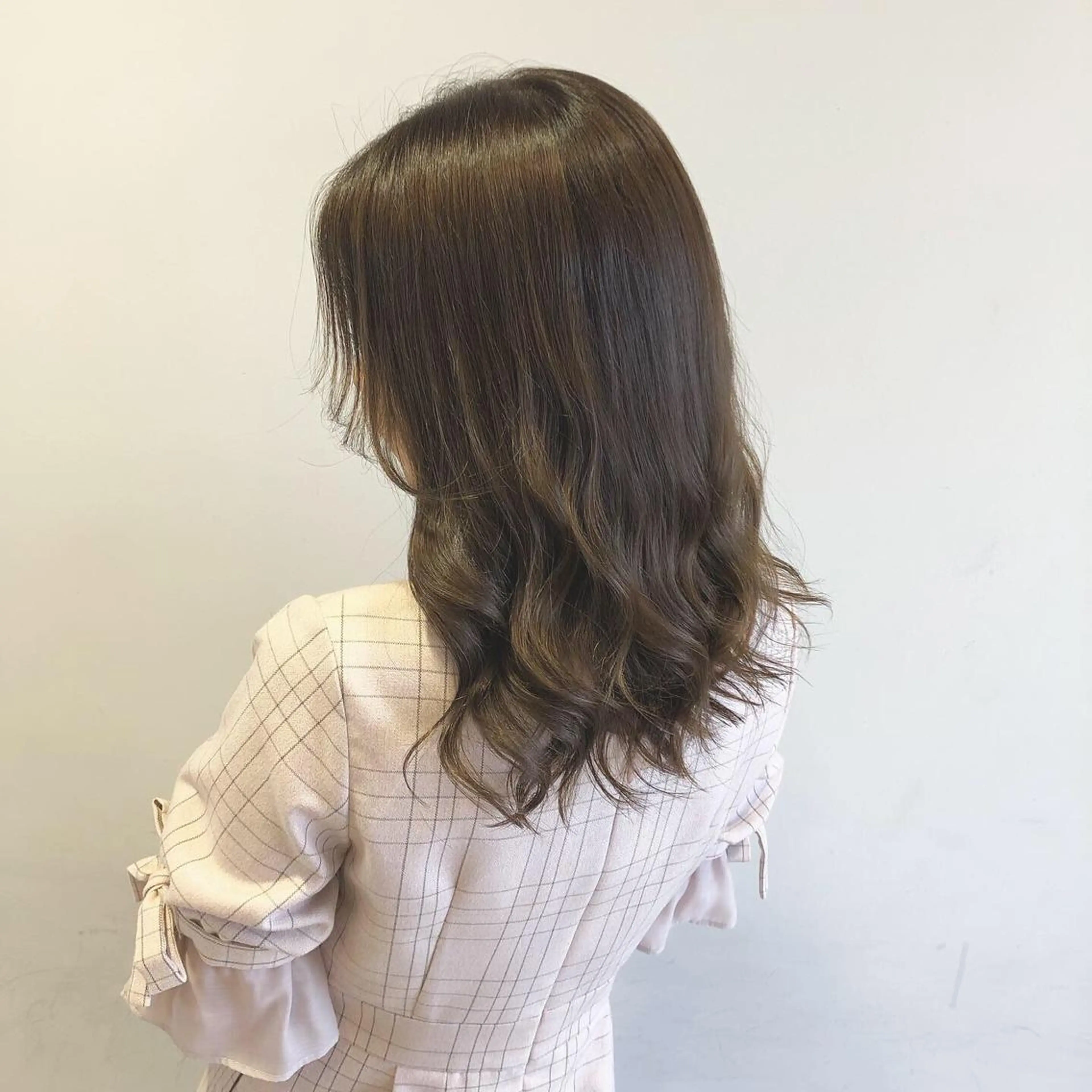 ミディアム 岩瀬 翔太のヘアスタイル