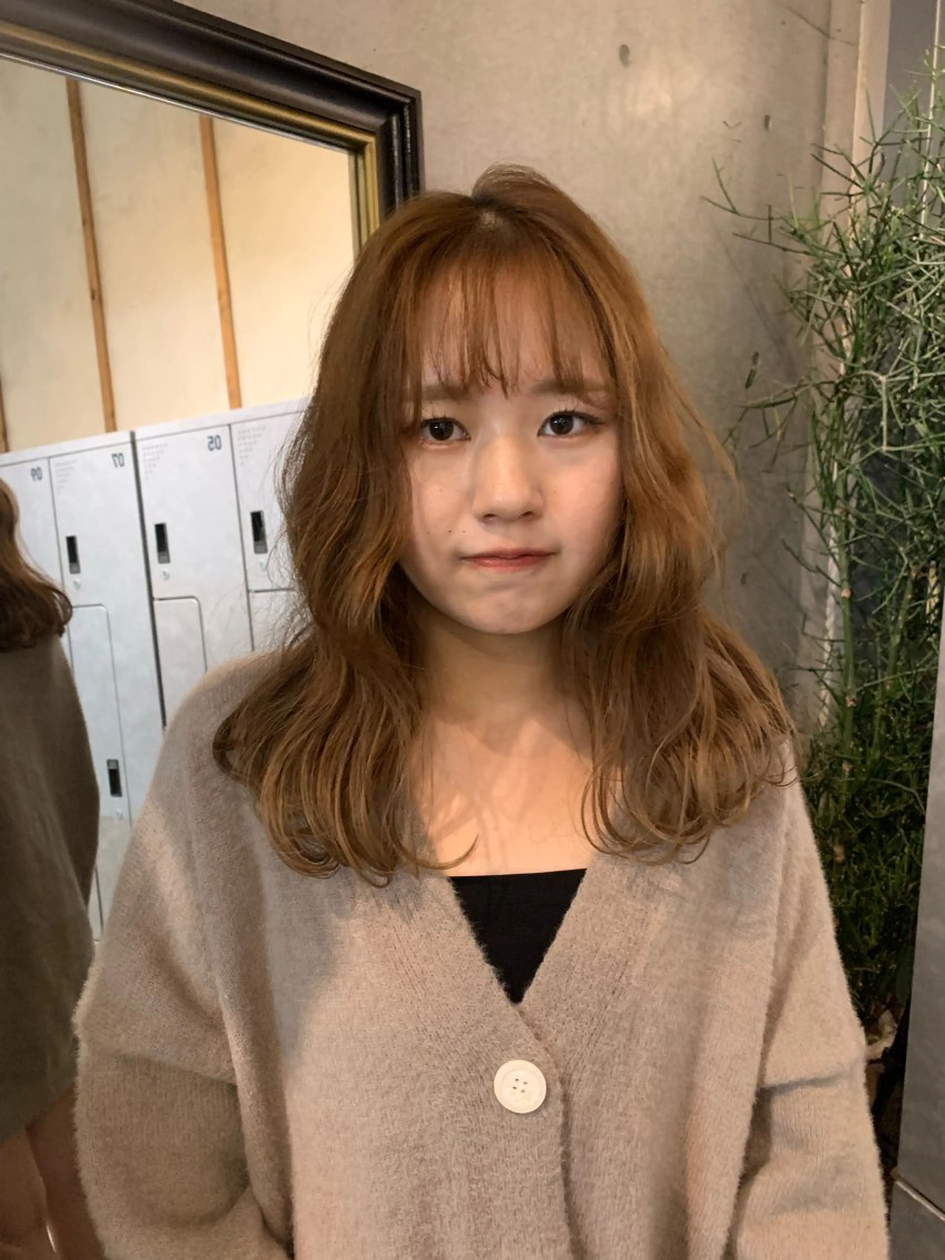 セミロング カラー ヘアアレンジ ベージュカラー ブリーチ ブリーチなしカラー 詩織/パーマ /代官山のヘアスタイル