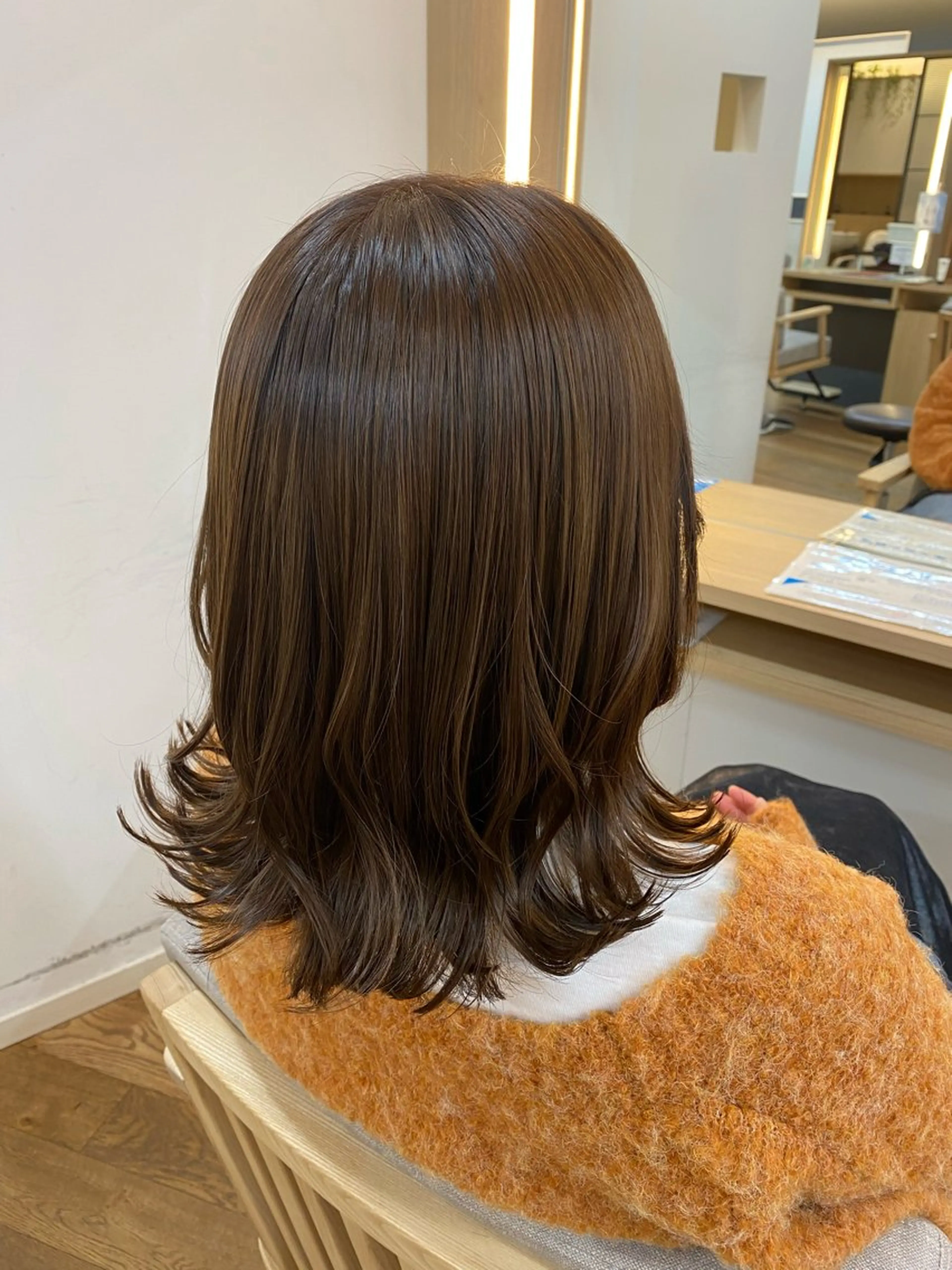 ミディアム カラー ヘアアレンジ ベージュカラー ブラウンカラー ハイライトカラー オリーブベージュ ハイライト 韓国ヘア sasugaのヘアスタイル