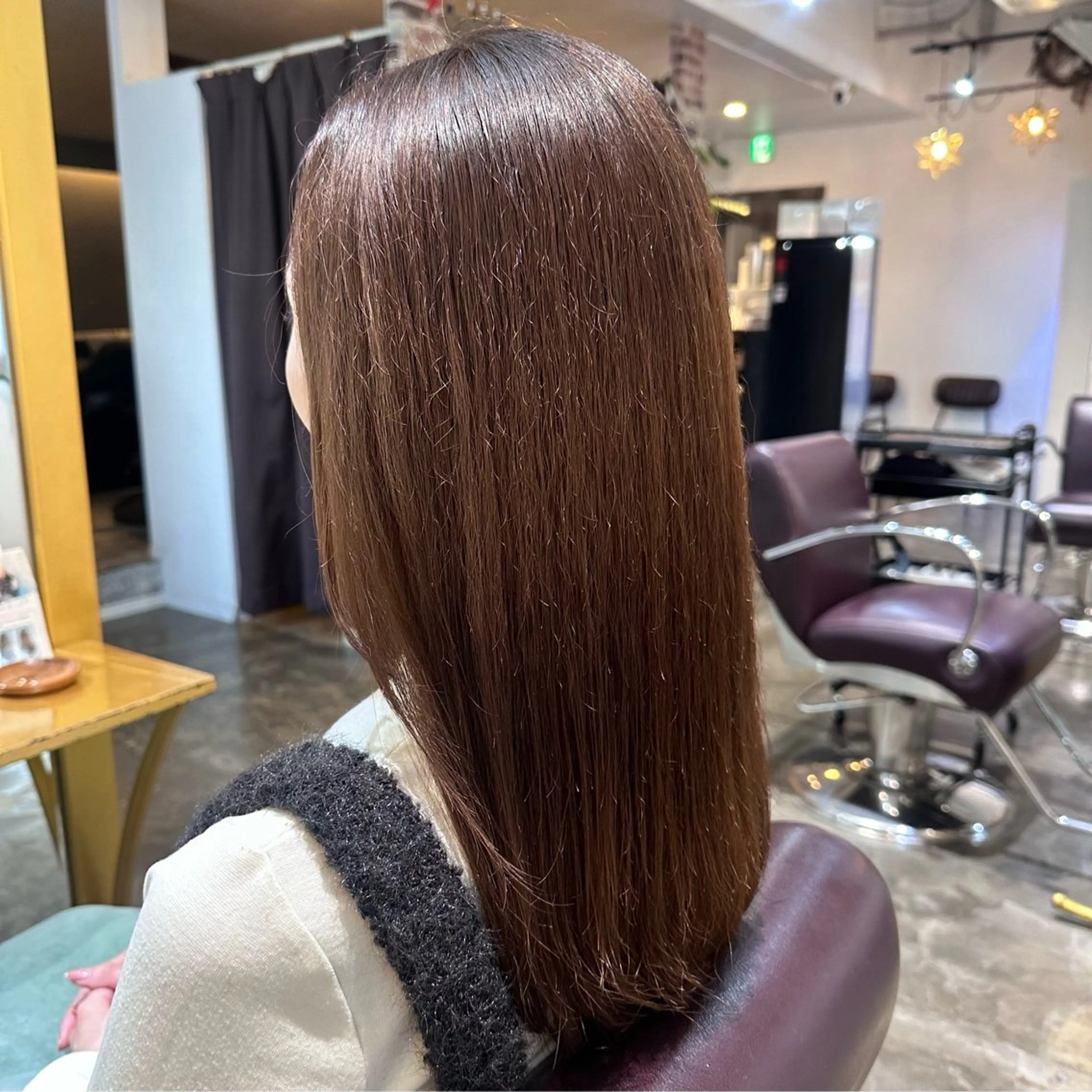 ロング カラー ブラウンカラー チョコレートブラウン Saki💛心斎橋 レイヤー/艶髪のヘアスタイル