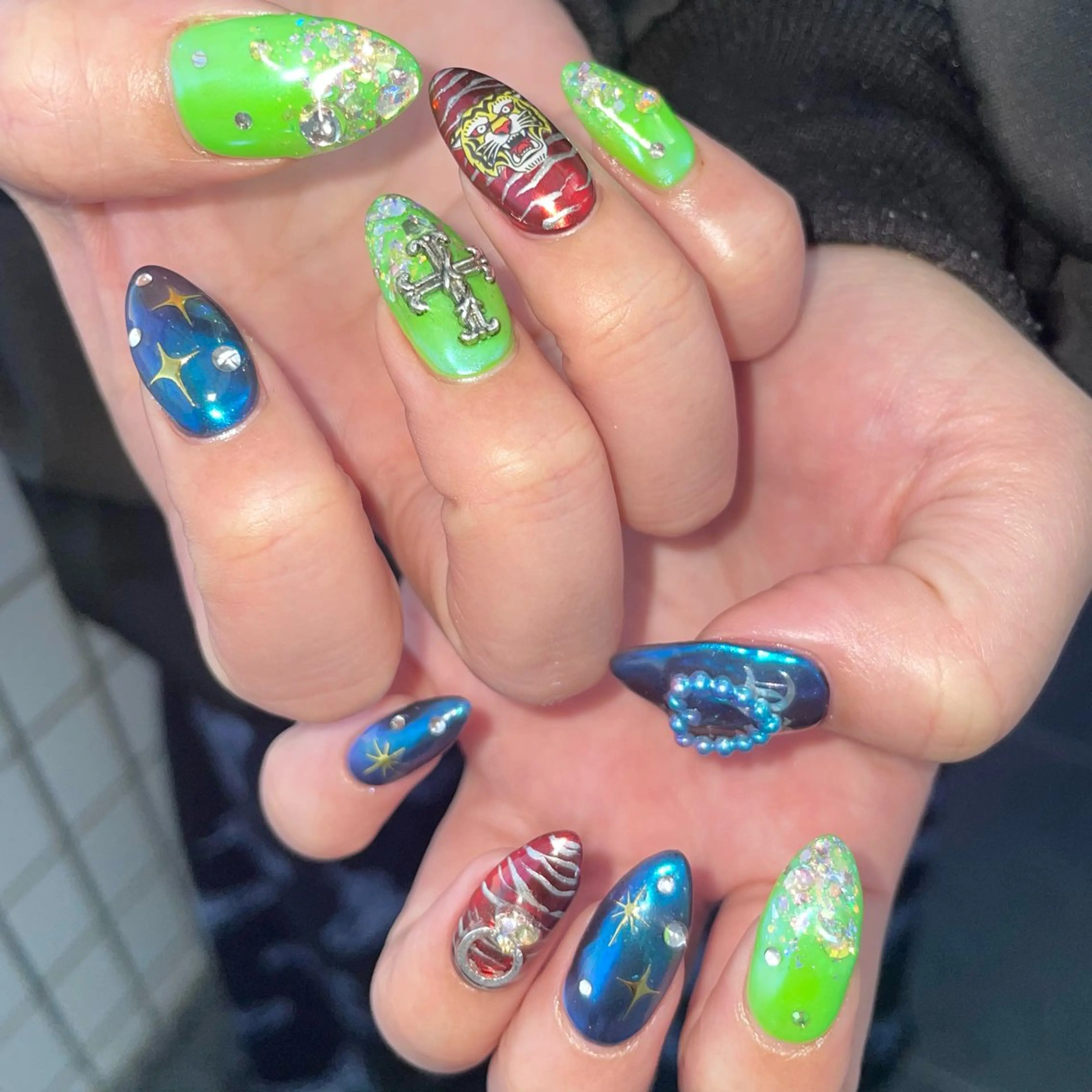 ネイル オーロラネイル ハンドネイル Nail ヌシん家 AKANEのネイルデザイン