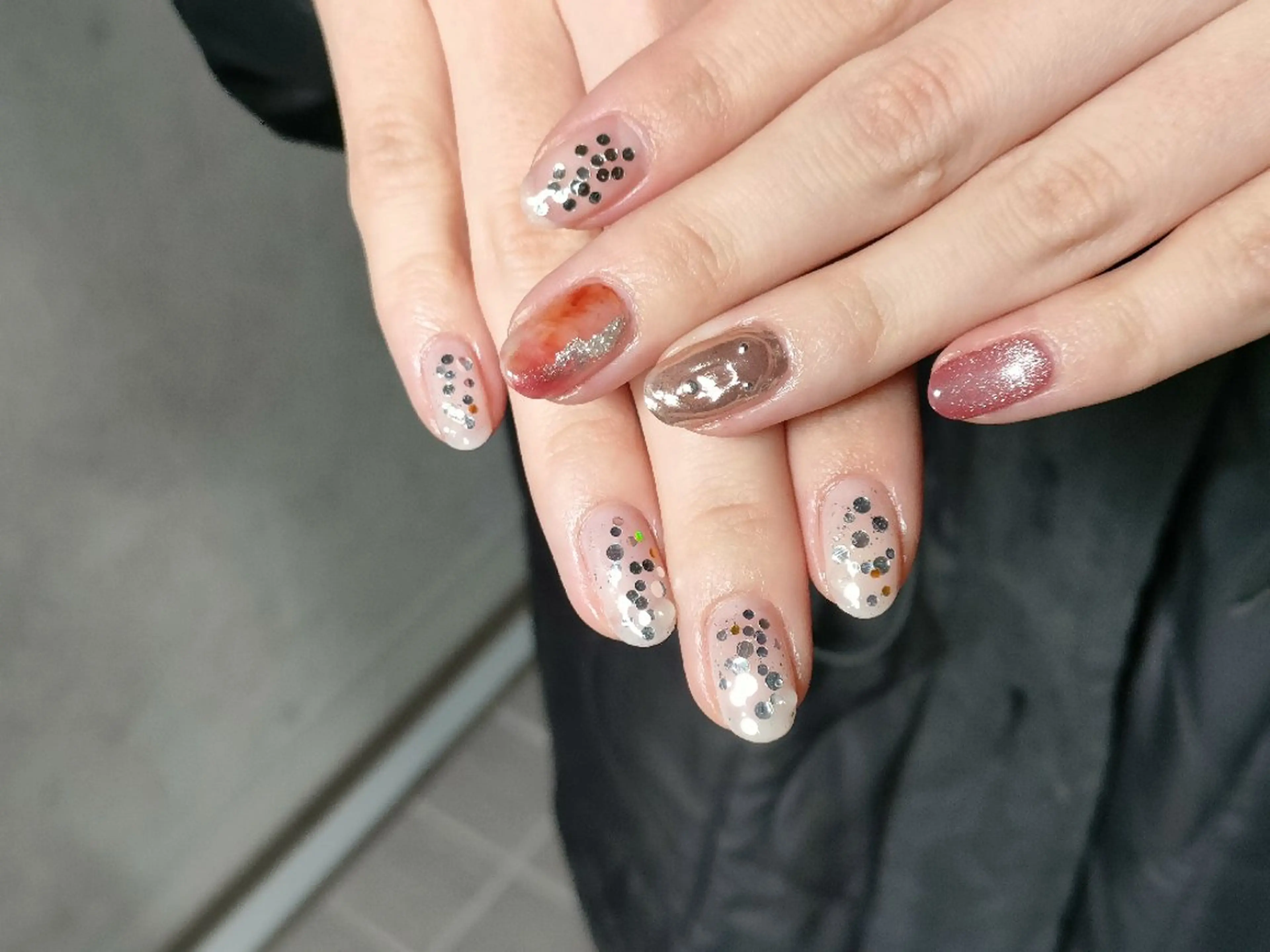 ネイル ホログラムネイル 持ち込み oir. nailsalonのネイルデザイン