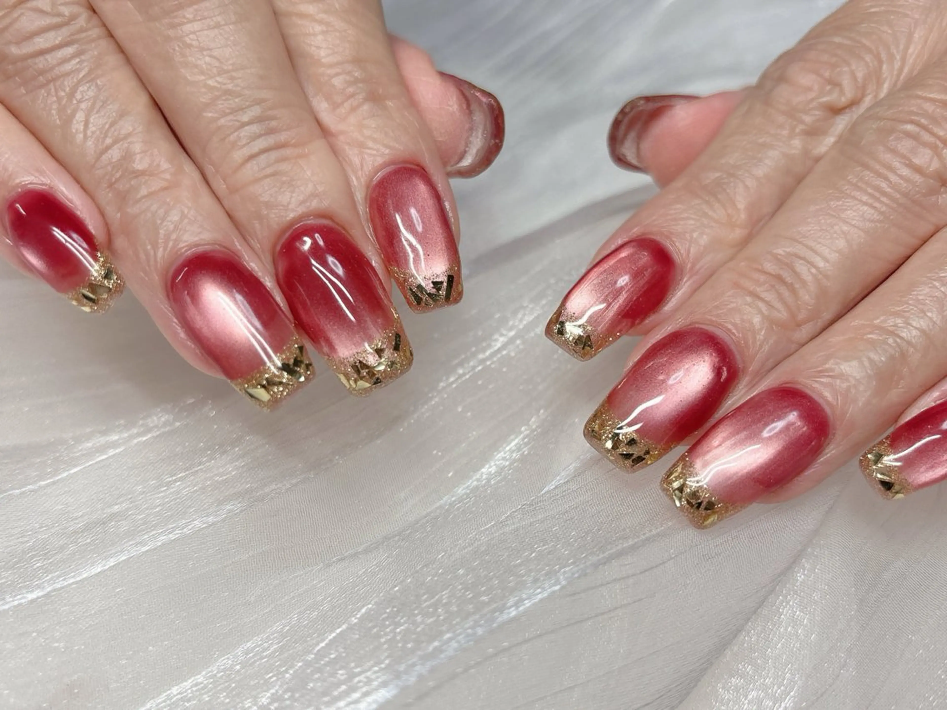 ネイル フレンチネイル ガラスフレンチ ゴールド マグネットネイル ハンドネイル ハンドケア Nail •Head スパFortunaのネイルデザイン