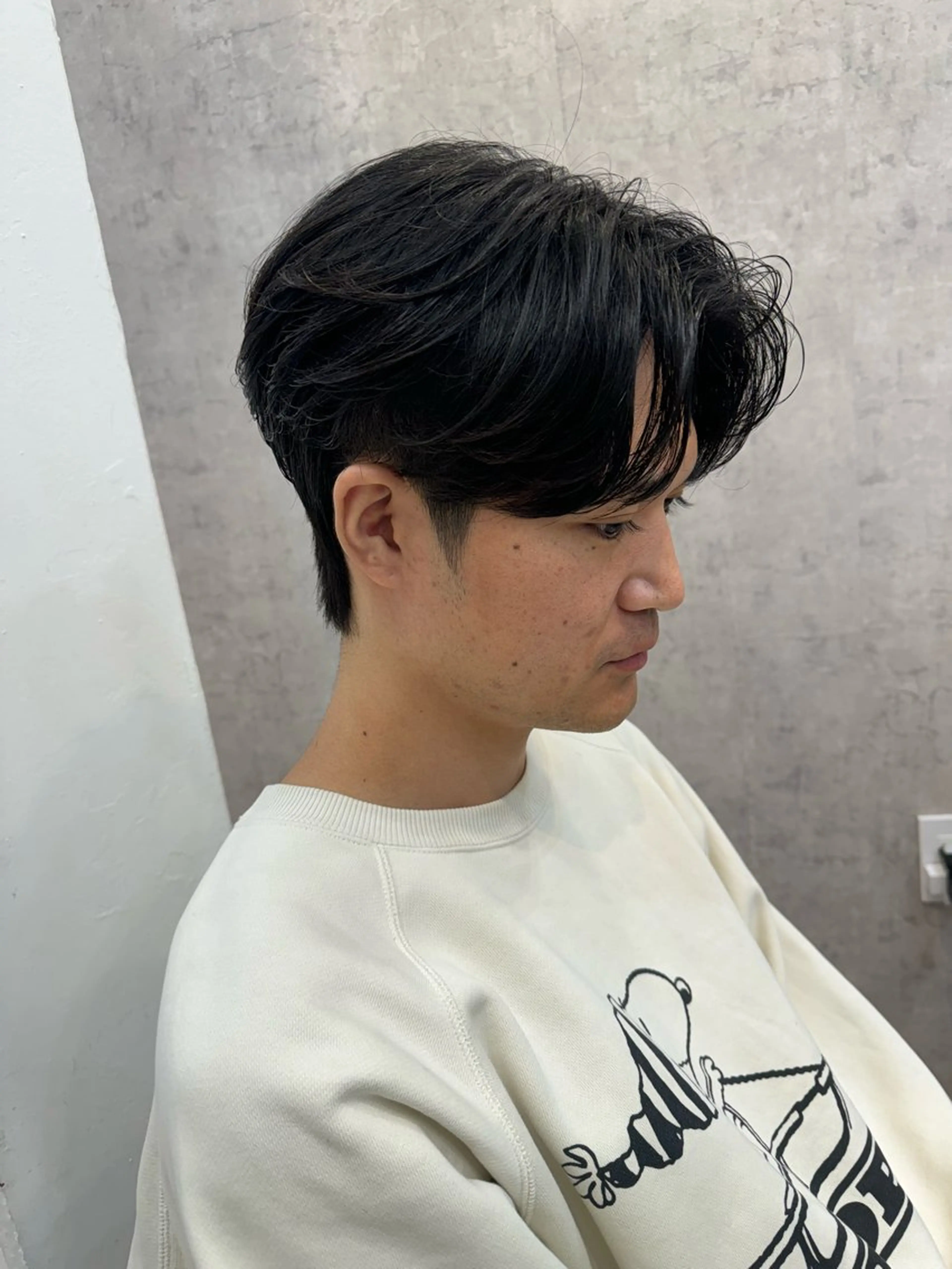 ミディアム パーマ メンズ ミディアムパーマ ダウンパーマ メンズパーマ 似合う髪型が 分からない方へのヘアスタイル