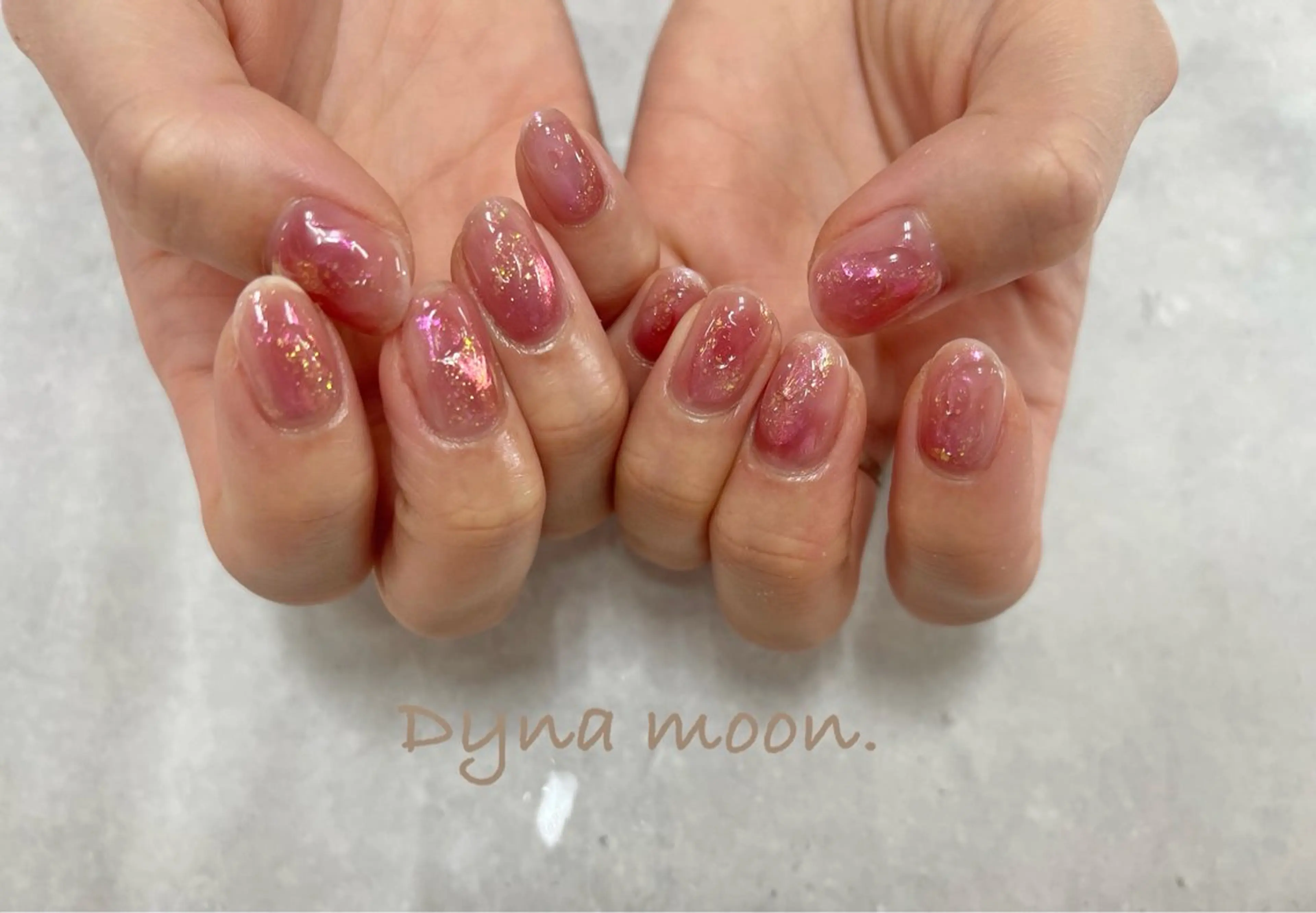 ミディアム ハンドネイル 吉田 芹菜のネイルデザイン
