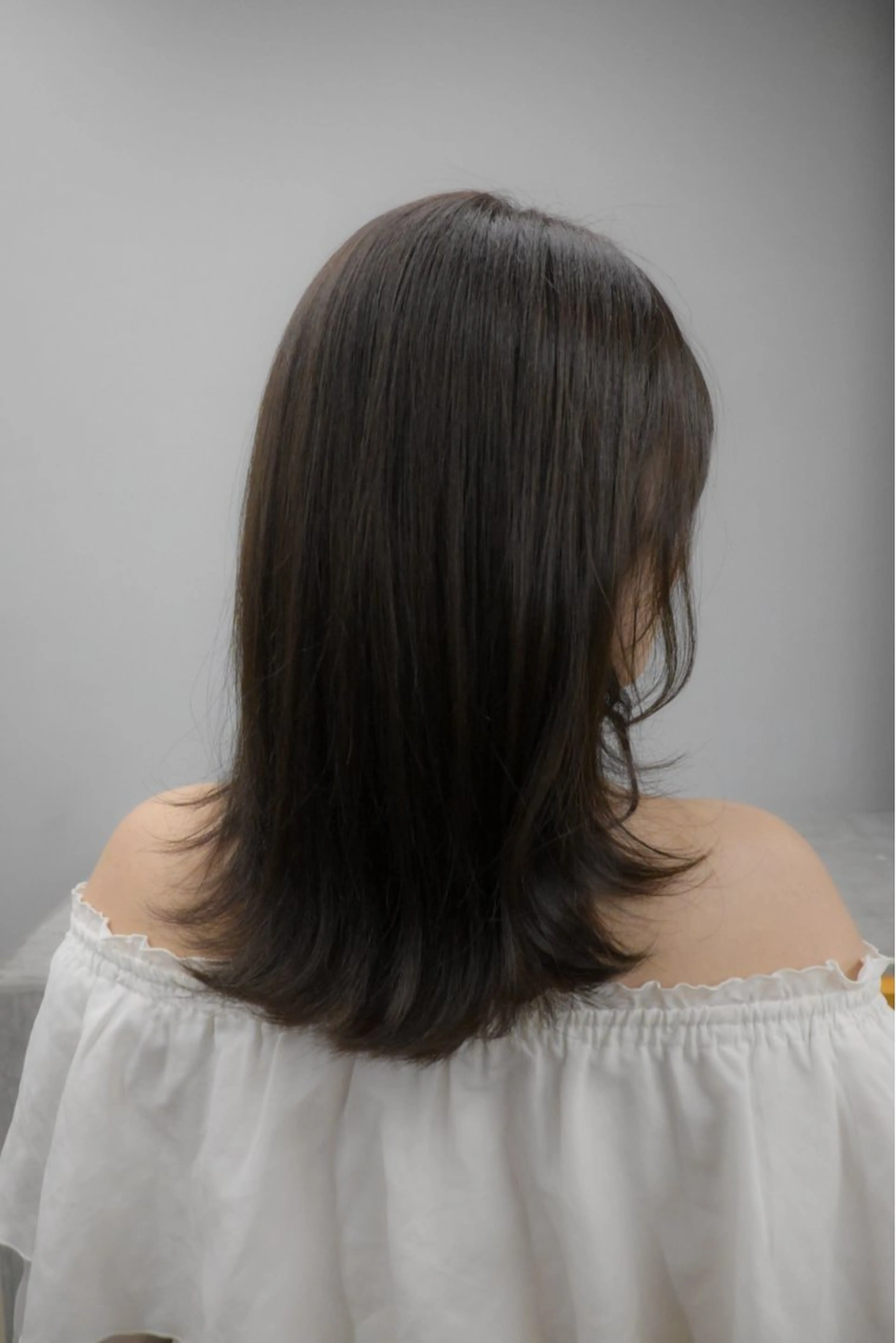 ミディアム カラー 日南乃/柔らか ブラウンカラーのヘアスタイル