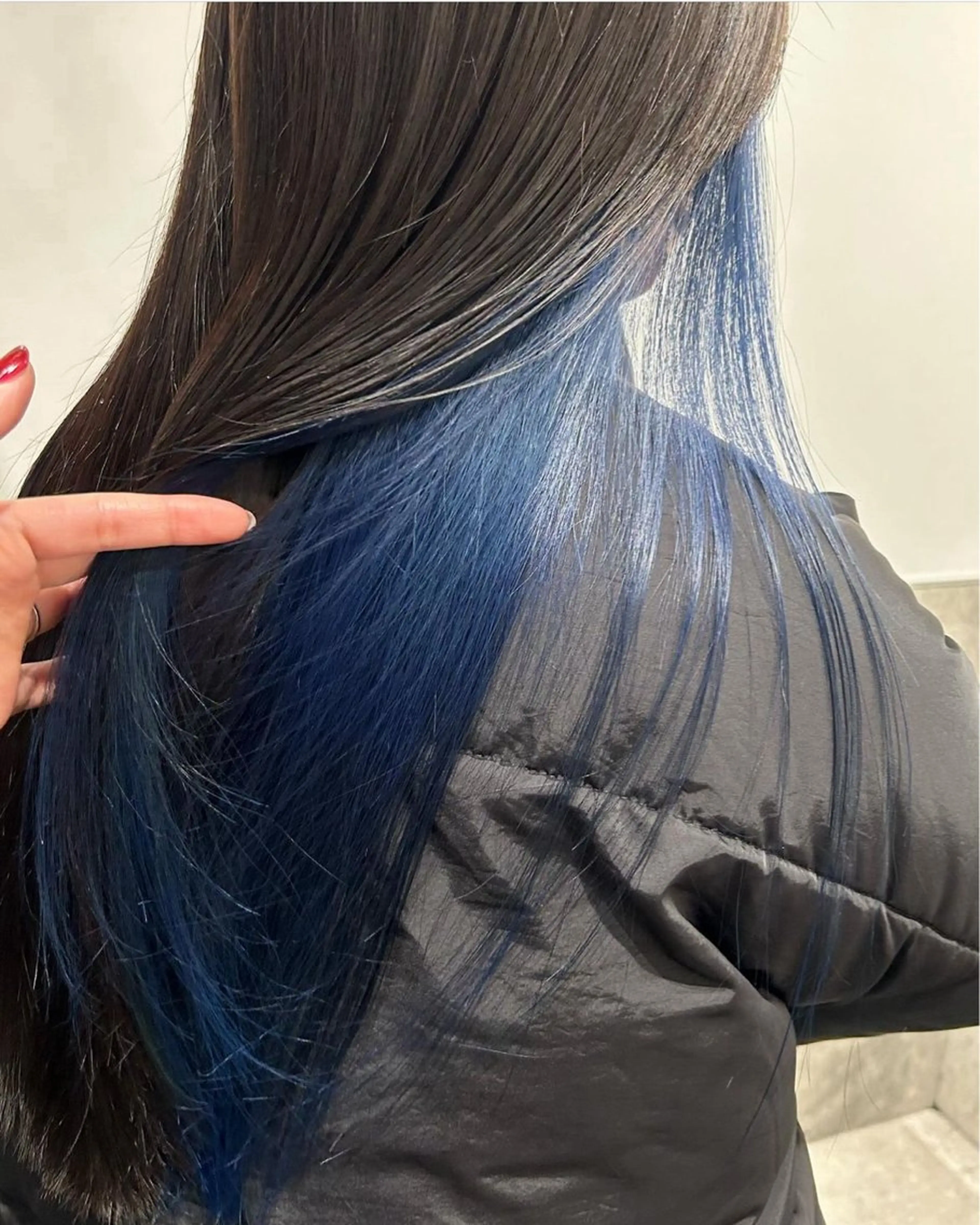 ロング カラー パーマ ヘアアレンジ キッズ 黒髪 ブルーカラー インナーカラー ネイビーカラー ロング カット ヘアカラー stylist 🎀 kanaのその他イメージ