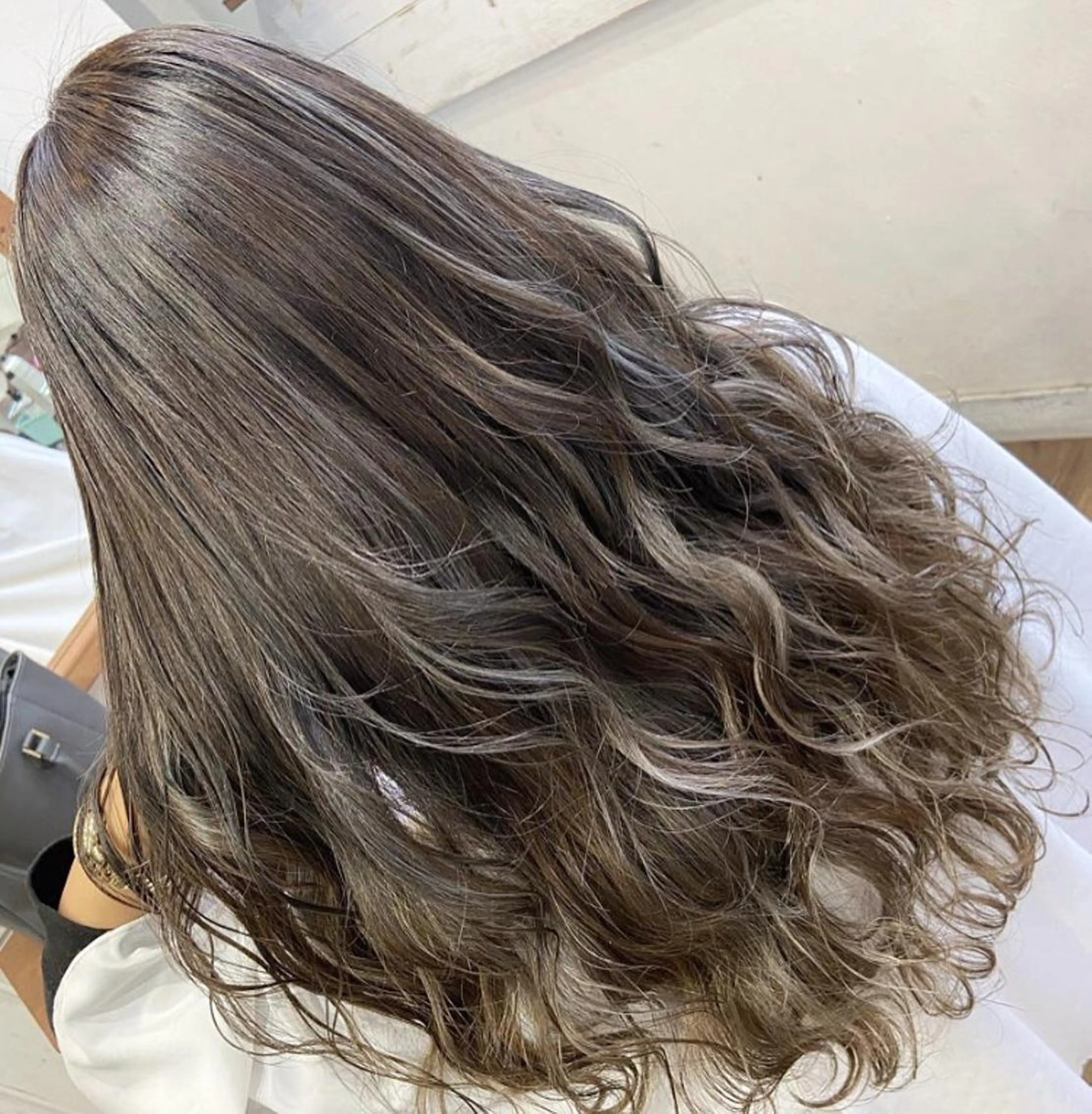 ロング カラー パーマ カット ヘアカラー ブリーチ毛縮毛矯正 👑山口のヘアスタイル
