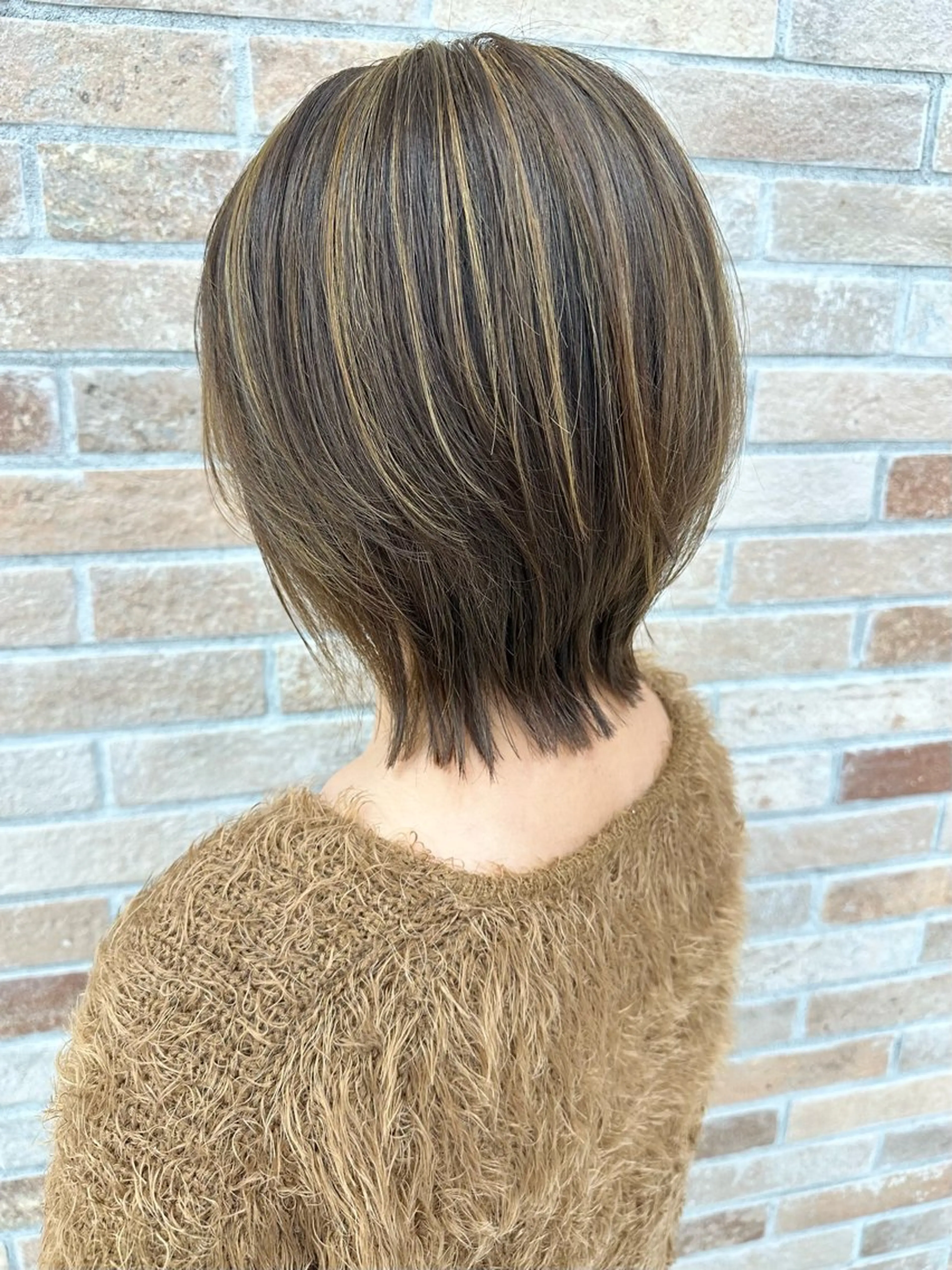 ミディアム カラー ベージュカラー ブリーチ ブラウンカラー ブラウンベージュ デザインカラー 齋藤 らいのヘアスタイル