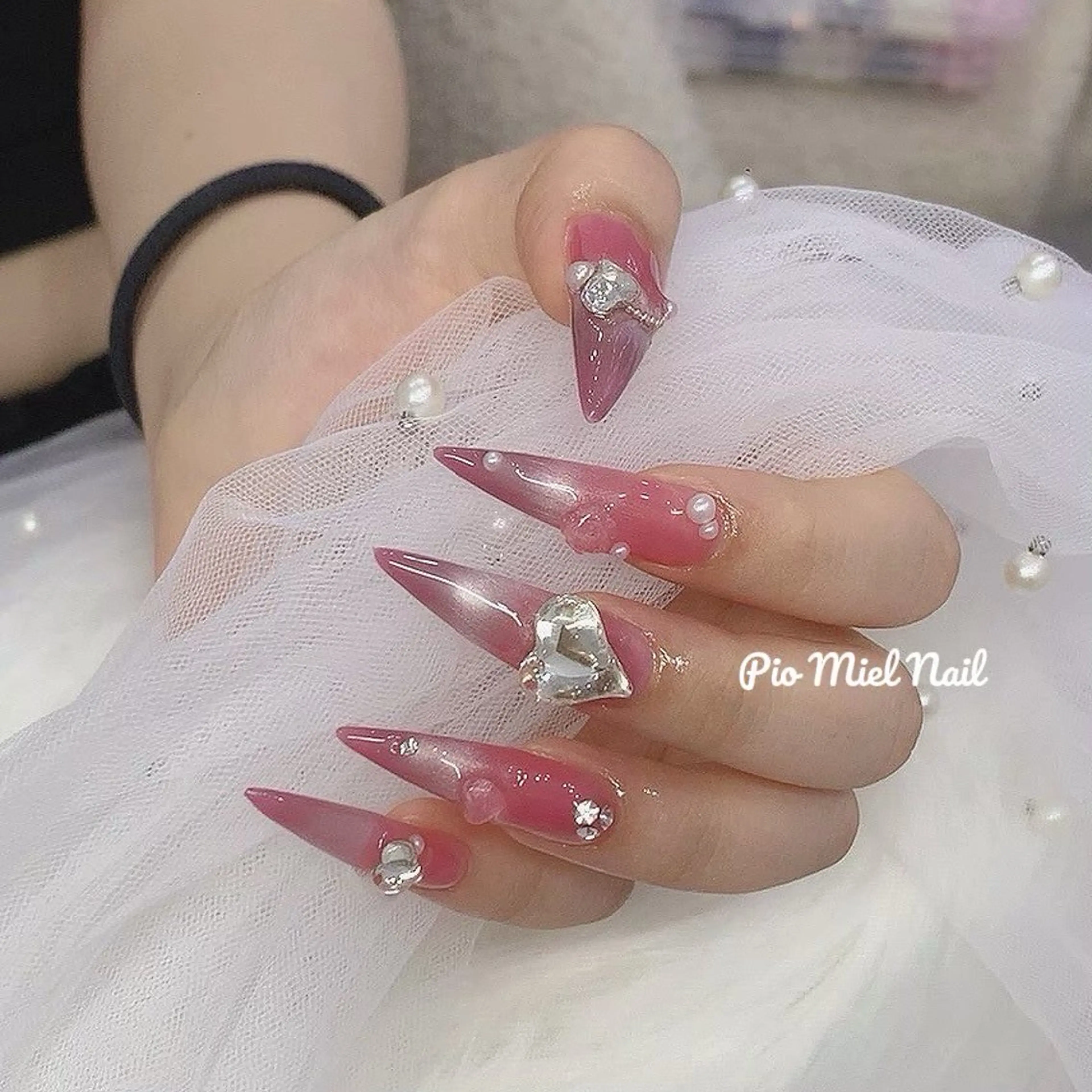 ロング 韓国風ヘア ハンドネイル momo 長さだしのネイルデザイン