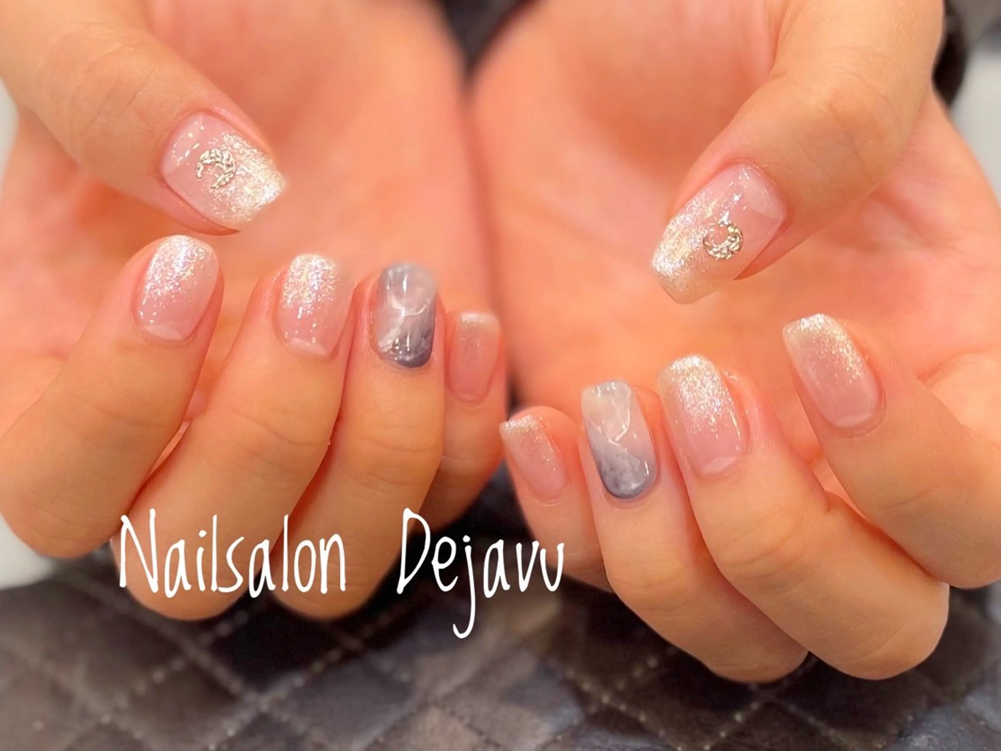 ネイル アートネイル グラデーション 持ち込み ストーンネイル ハンドネイル Nailsalon Dejavuのネイルデザイン