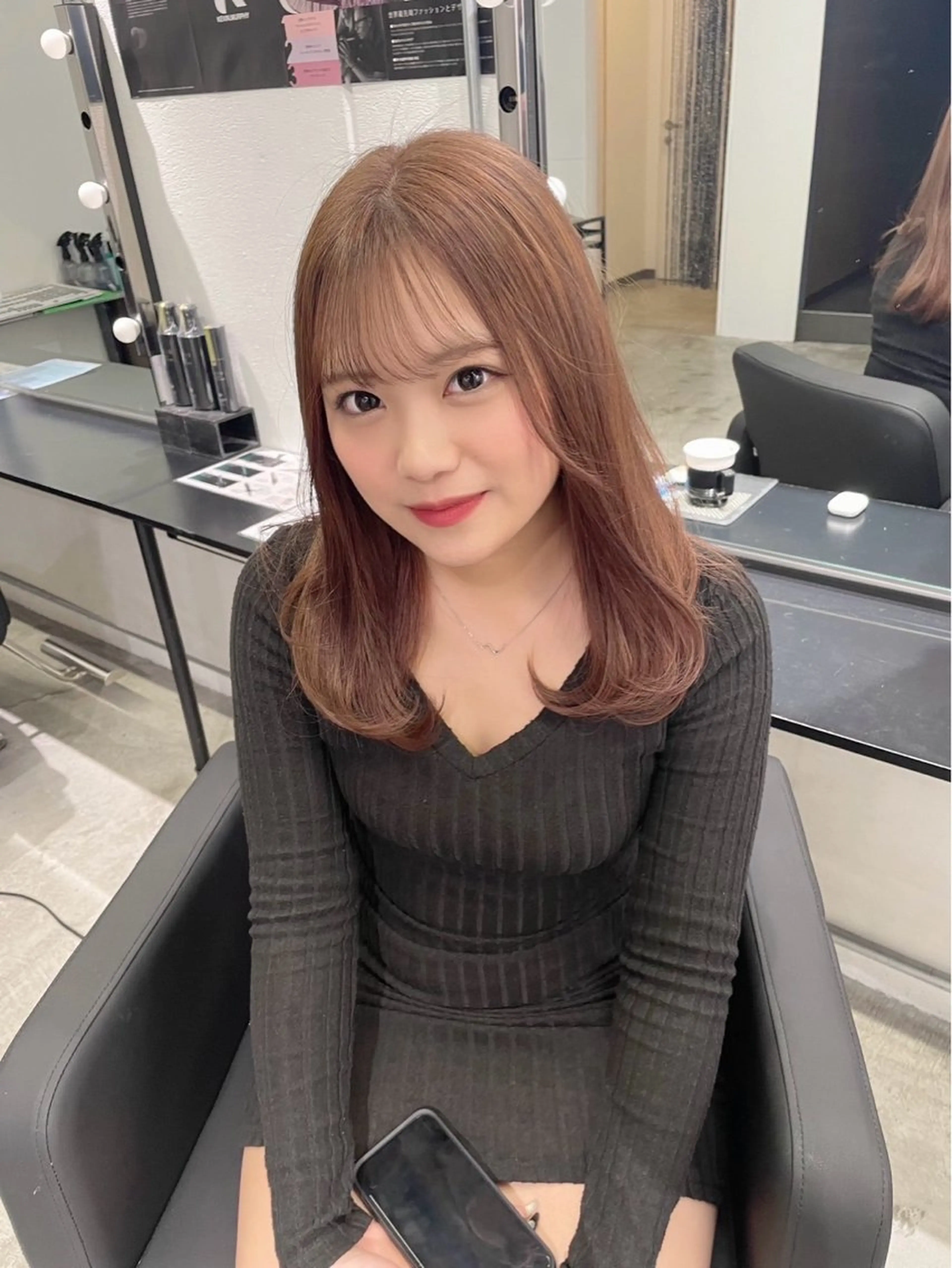 ミディアム カラー ハイライトカラー エクステ ハイライト 髪質改善 レイヤーカット レイヤーカット/ 髪質改善/ハイライトのヘアスタイル