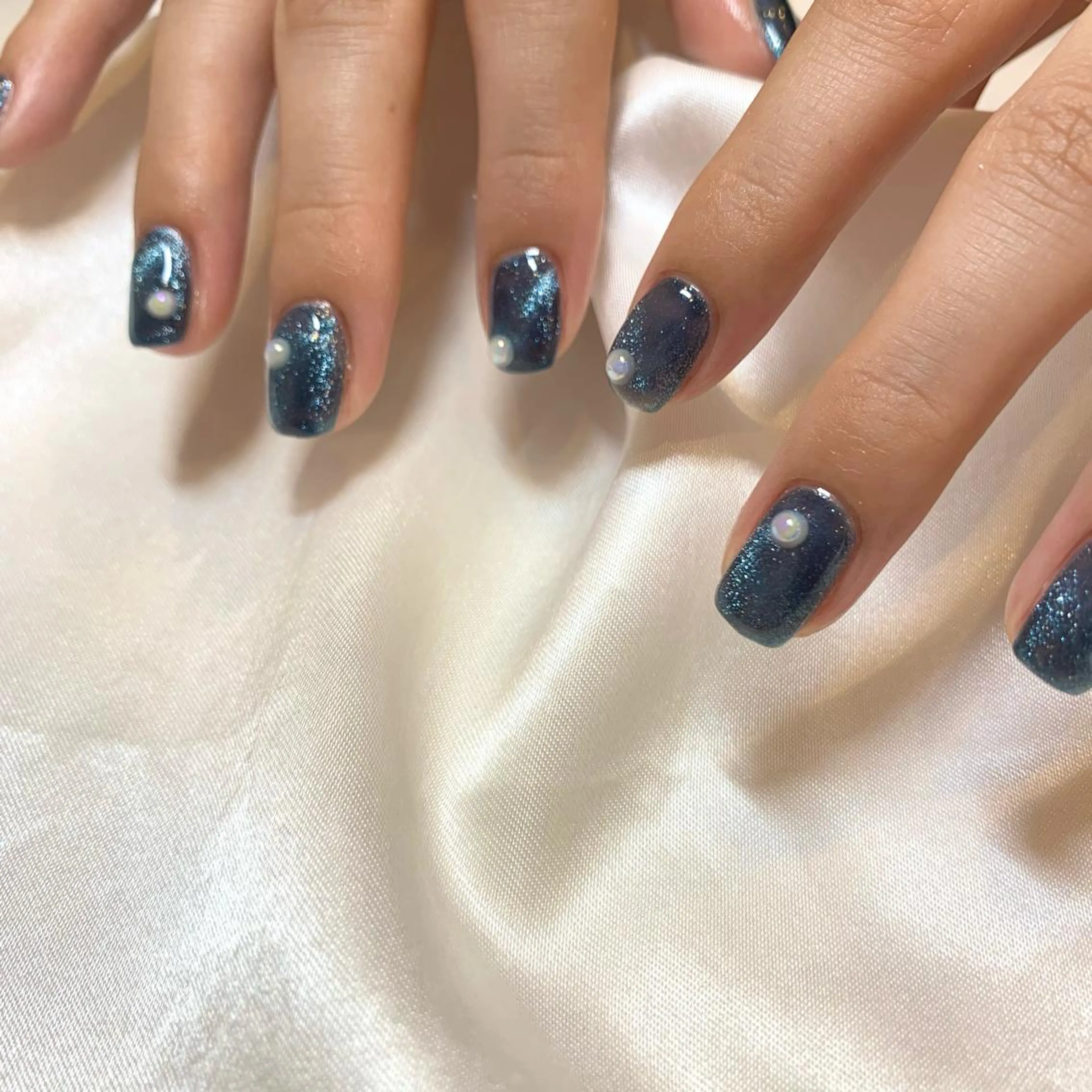 ネイル オーロラネイル マグネットネイル ネイビー ハンドネイル ui nailのネイルデザイン