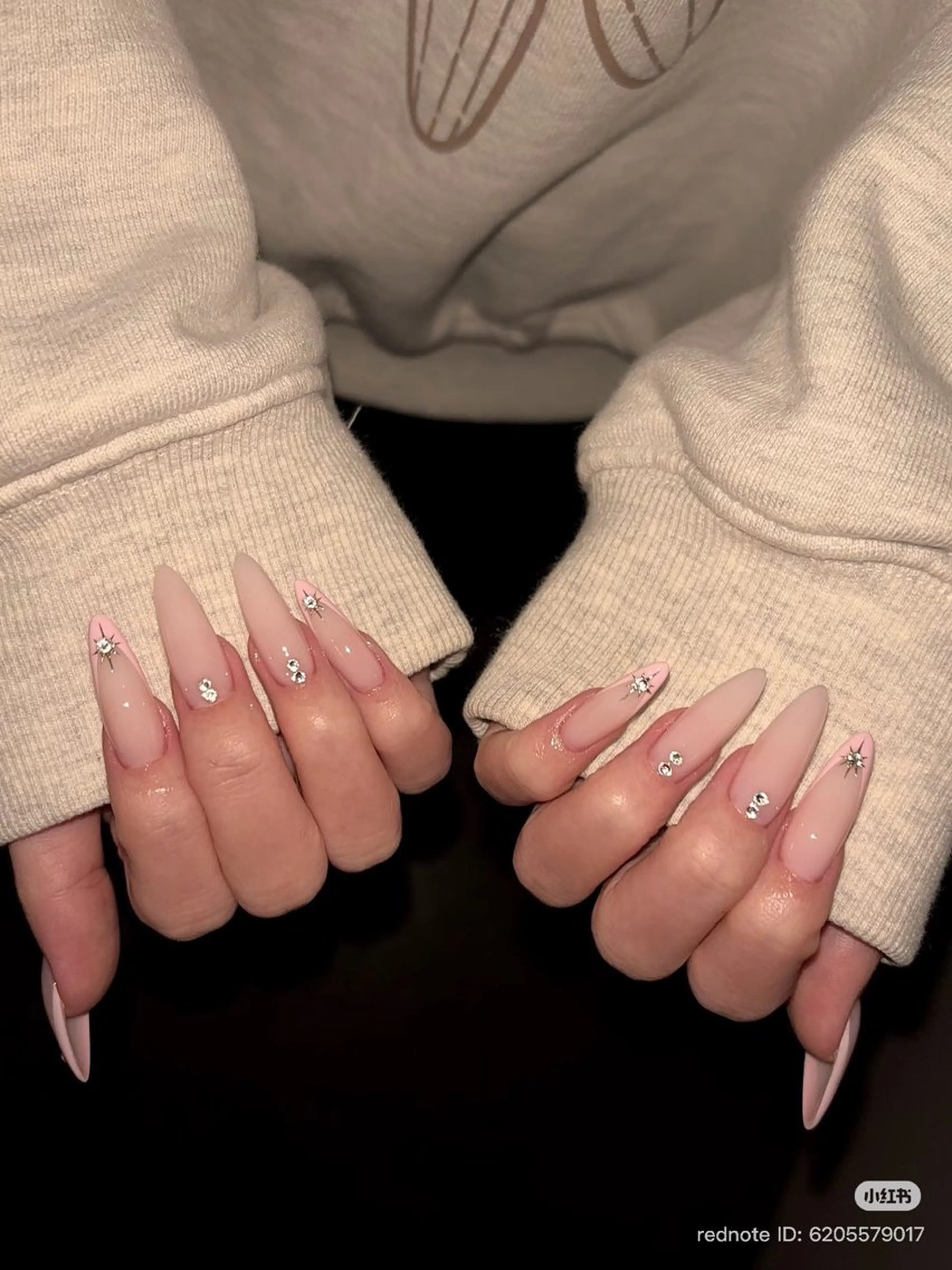 ネイル フレンチネイル キラキラネイル 韓国ネイル シンプルネイル ワンホンネイル ハンドネイル MEI Nailのネイルデザイン