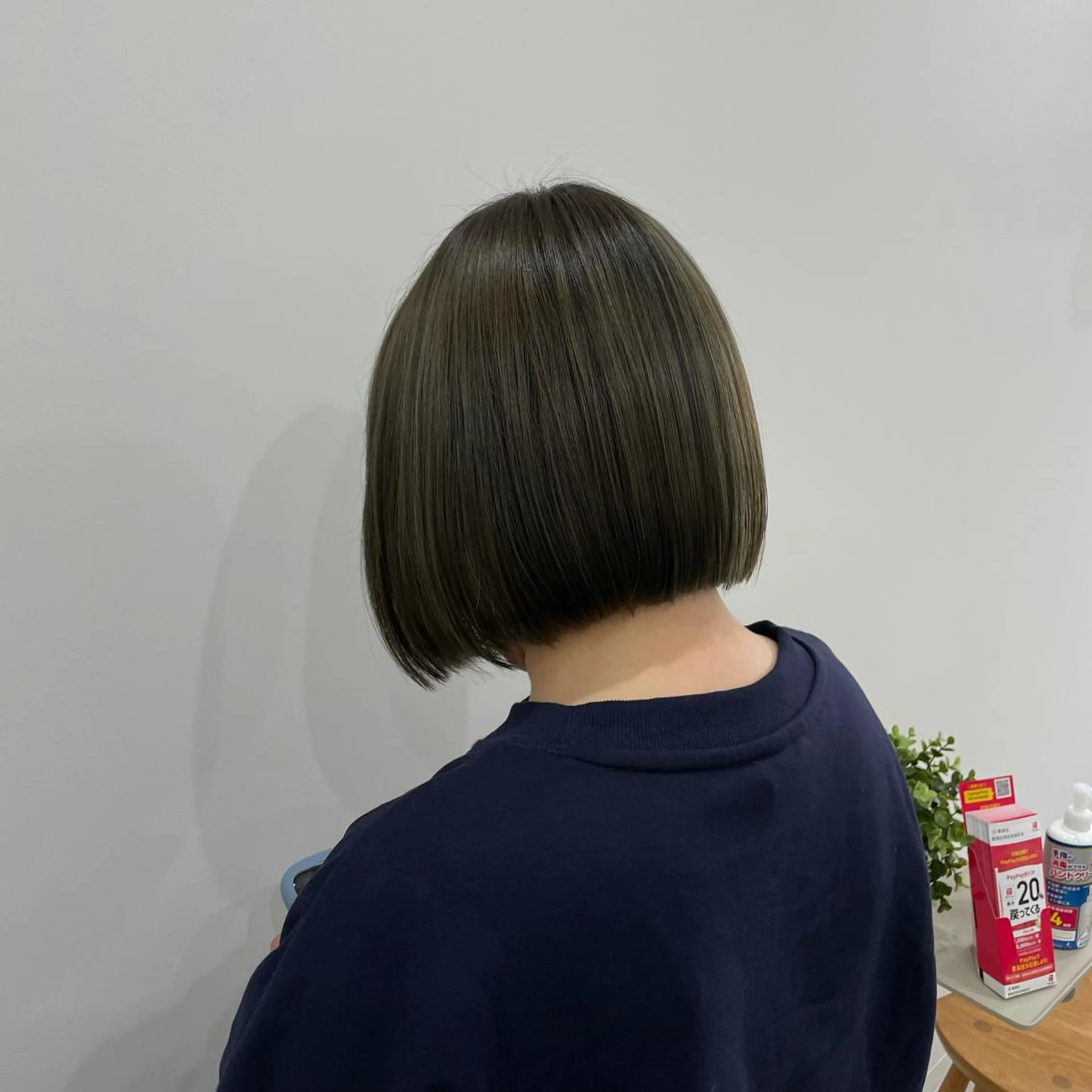 ショート カット ヘアカラー トリートメント ニシザカ マナのヘアスタイル