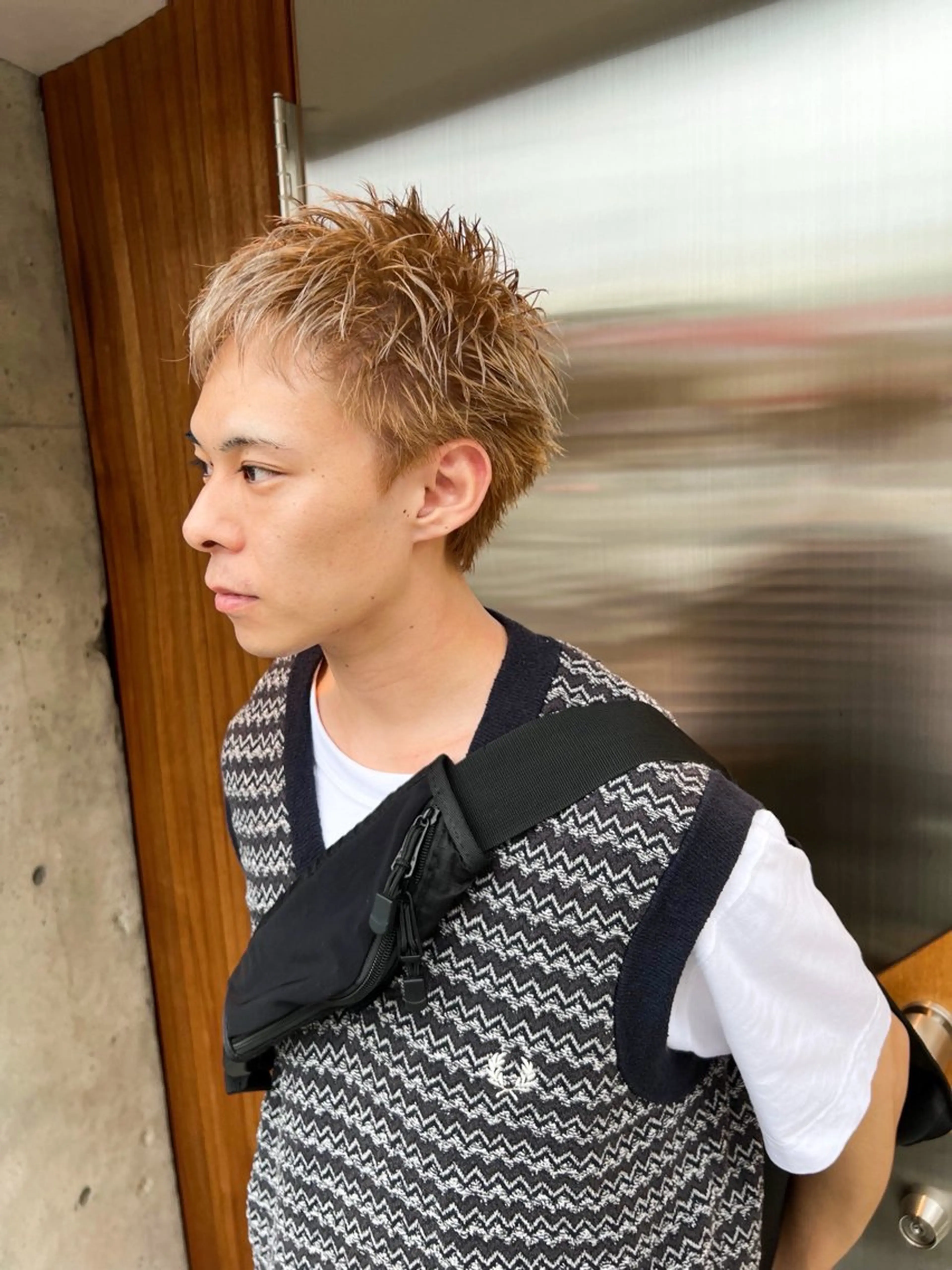 ショート カラー メンズ メンズハイトーン スパイキーショート ベージュカラー ハイトーンカラー ハイトーンベージュ カット ヘアカラー トリートメント 平尾薬院メンズカット FLICK/パーマのヘアスタイル