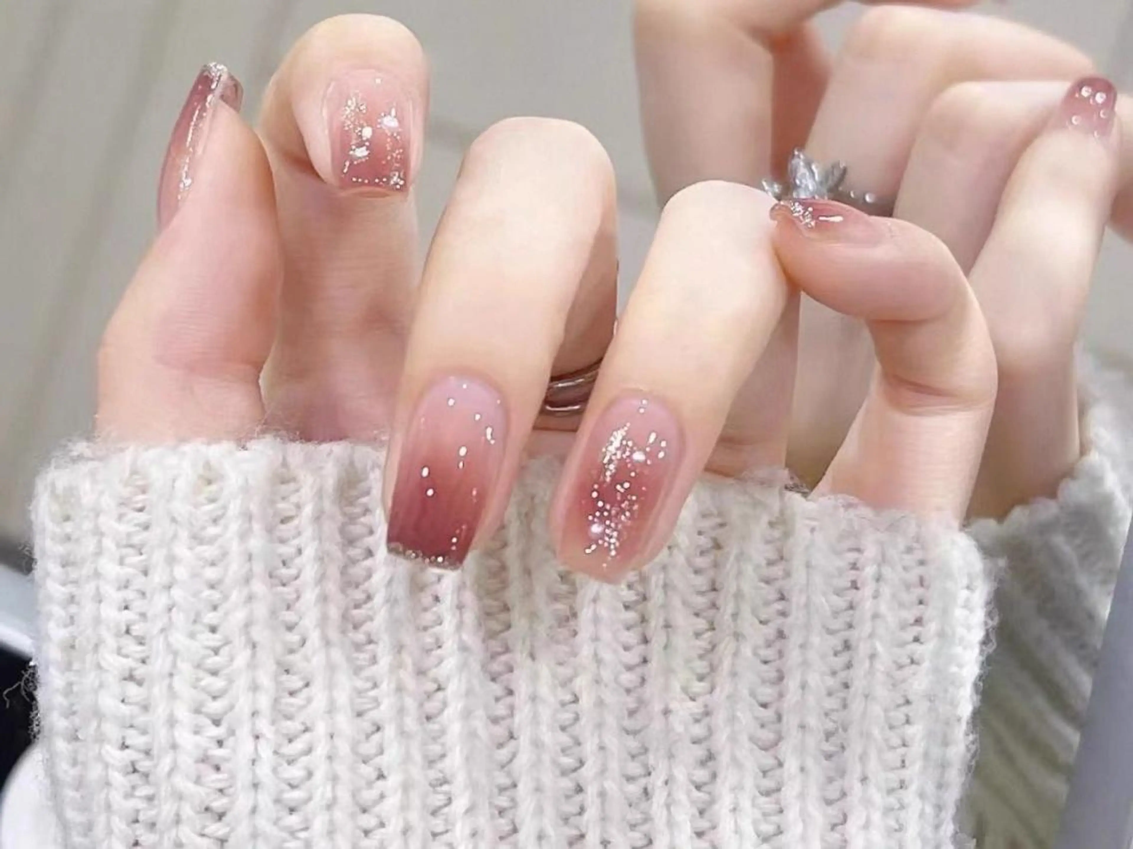 ネイル ジェルネイル グラデーション キラキラネイル オフィスネイル ピンク ハンドネイル 💗NA.YUKI NAIL💗のネイルデザイン