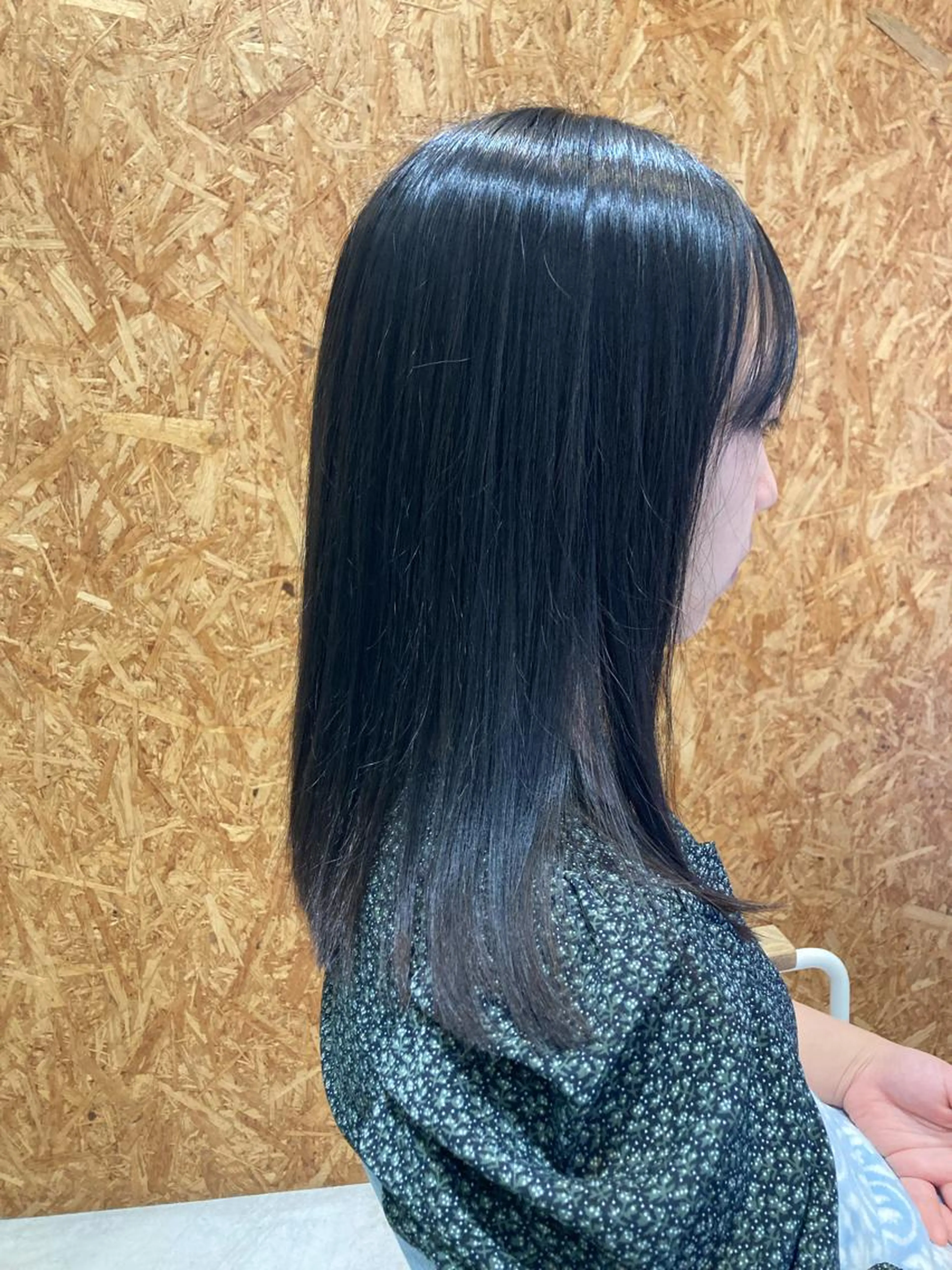 前髪カット+カラーリング(リタッチ、フルカラー)の写真