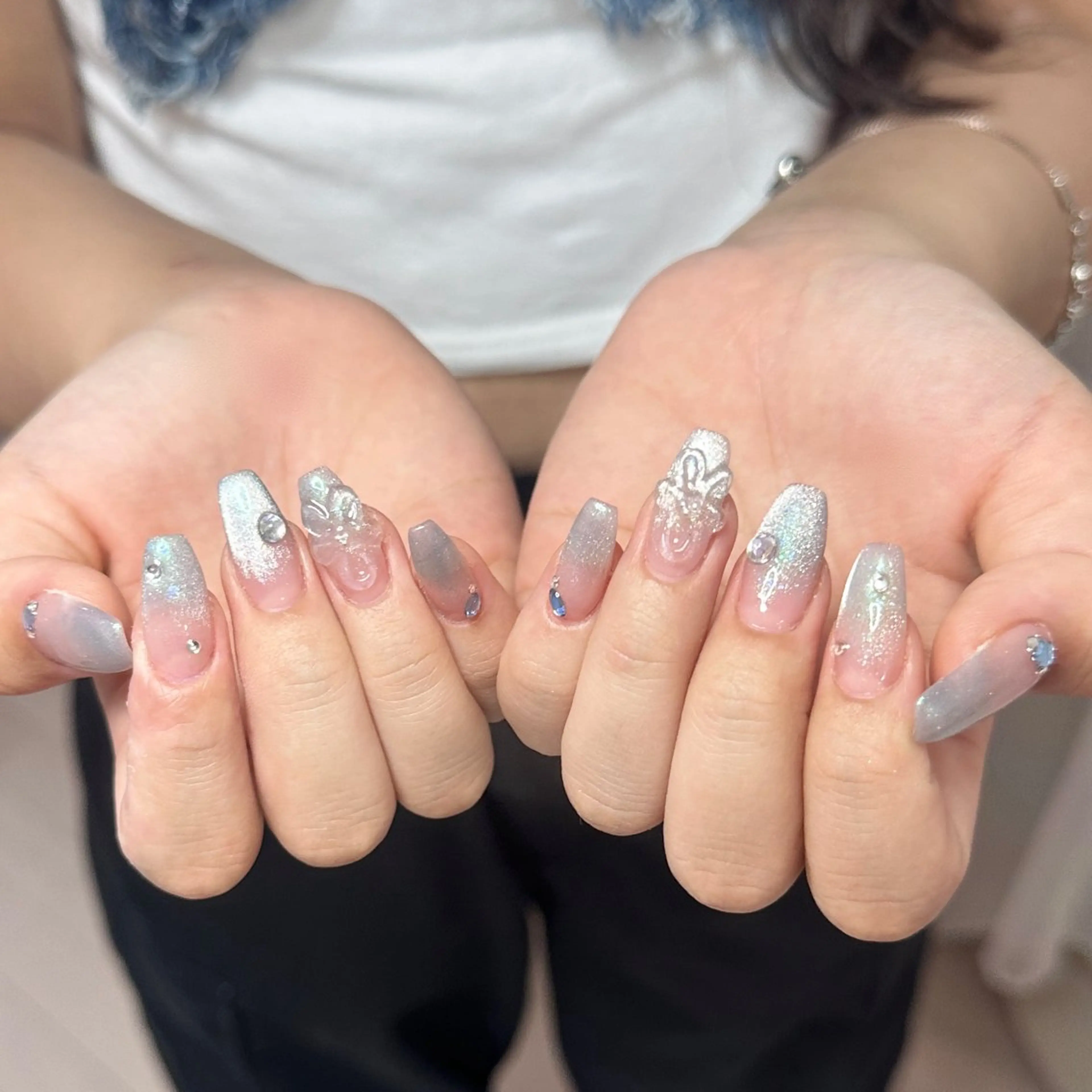 ネイル アートネイル オーロラネイル チークネイル フレンチネイル ガラスフレンチ 🎀YooLi Nail salonのネイルデザイン