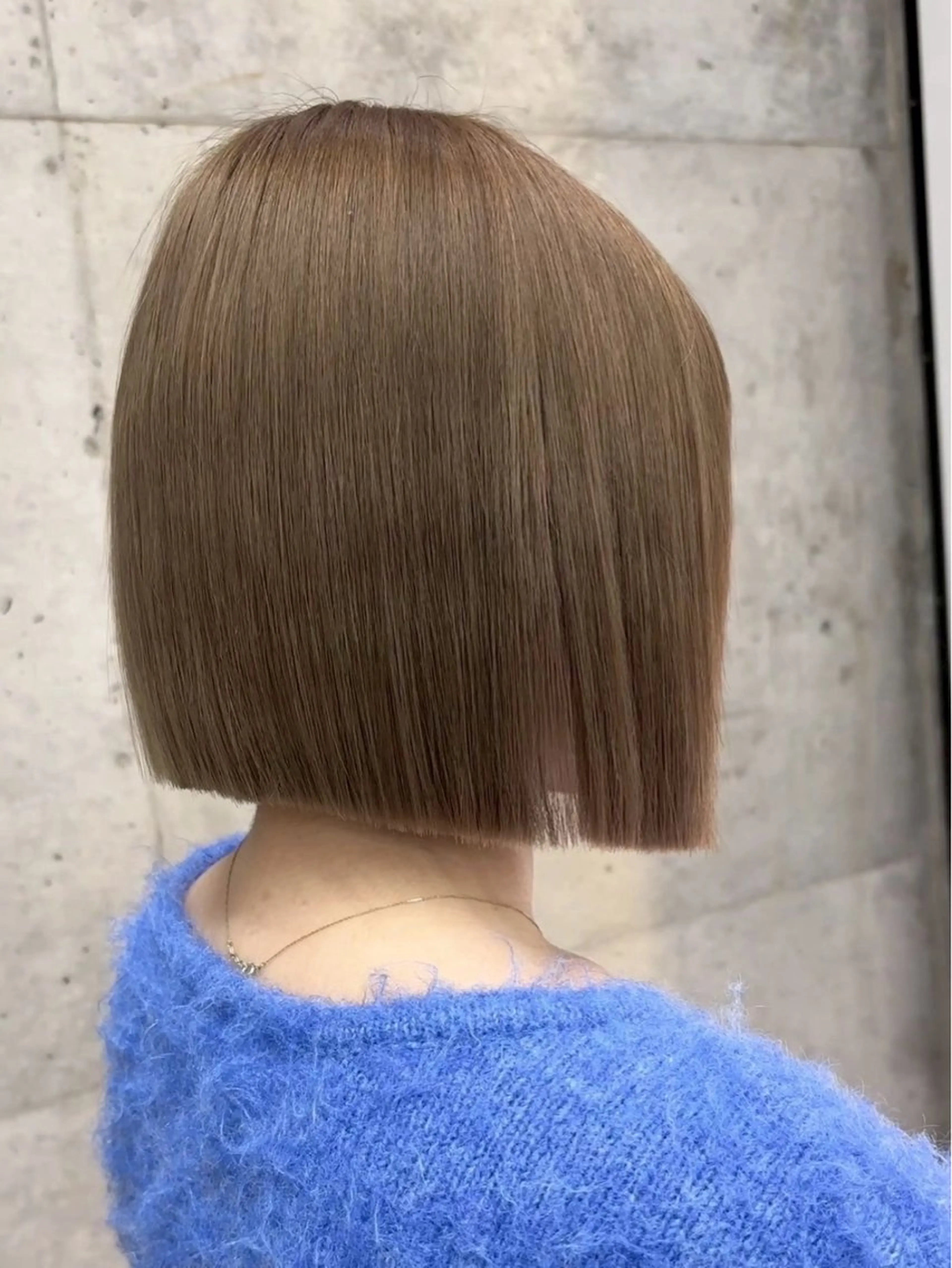 ミディアム カラー 切りっぱなしボブ ボブレイヤー アッシュ アッシュブラウン ベージュカラー ボブ/縮毛矯正 jionのヘアスタイル