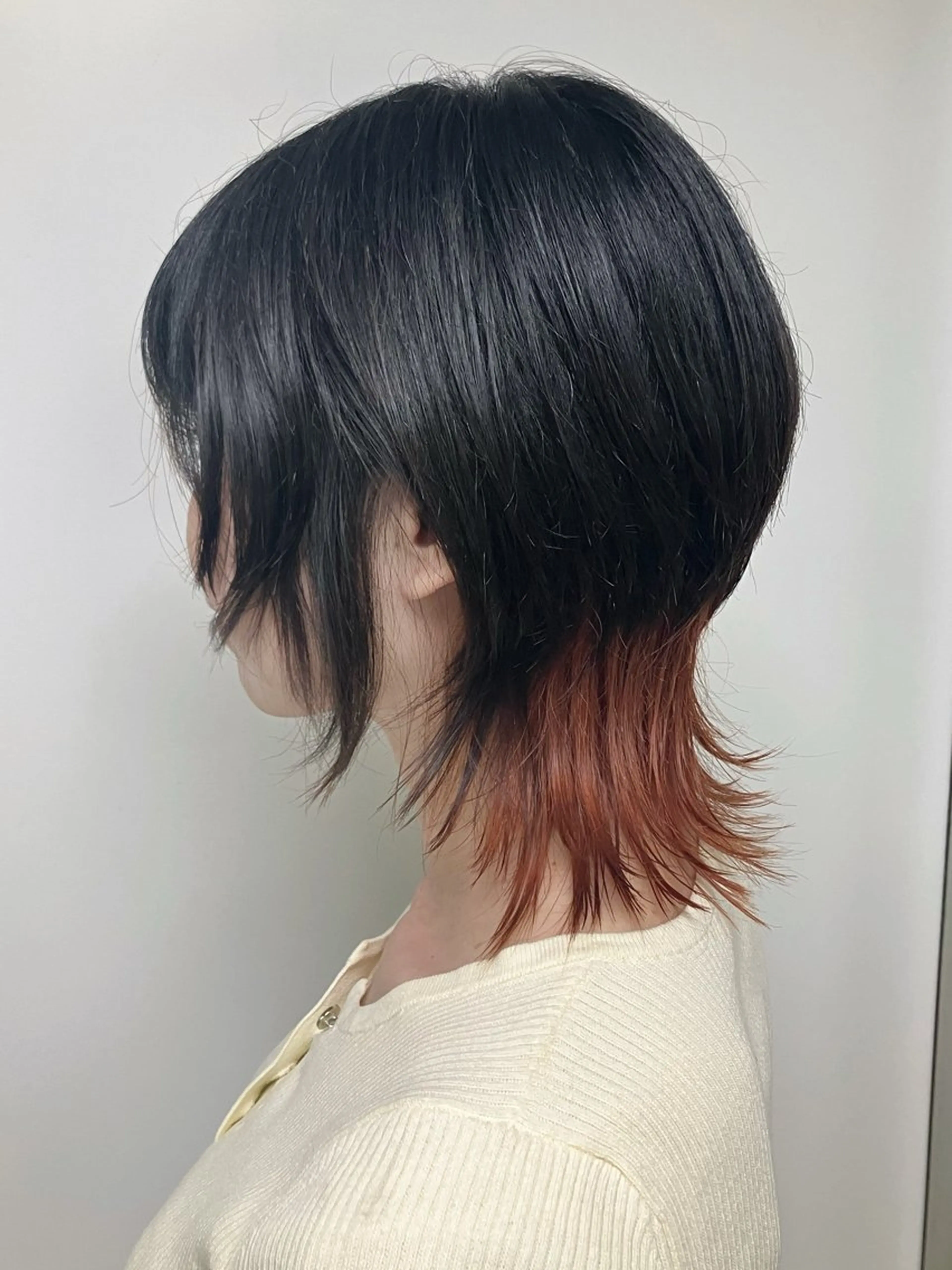 ミディアム ショートボブ ミディアムレイヤー ボブ レイヤーカット 似合わせカット fumikaブリーチ /ウルフのヘアスタイル