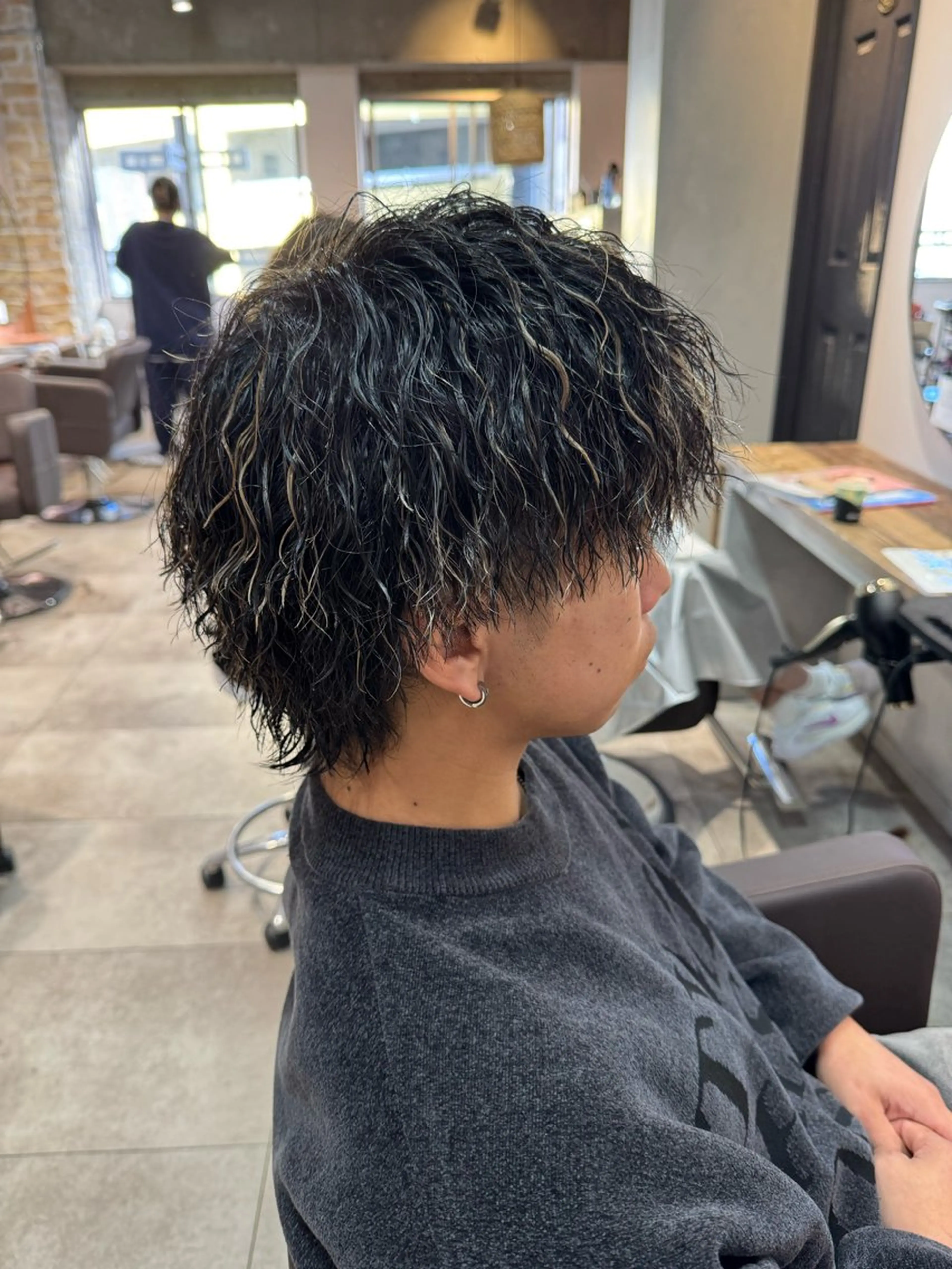 メンズ メンズハイライト メンズパーマ カット ヘアカラー パーマ メンズ特化 TAKUYAのヘアスタイル